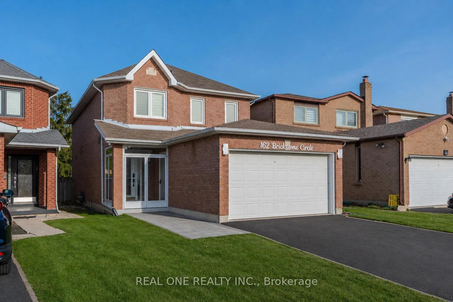 Photo 4 of 162 Brickstone Circle, Vaughan, Brownridge — HOMEH