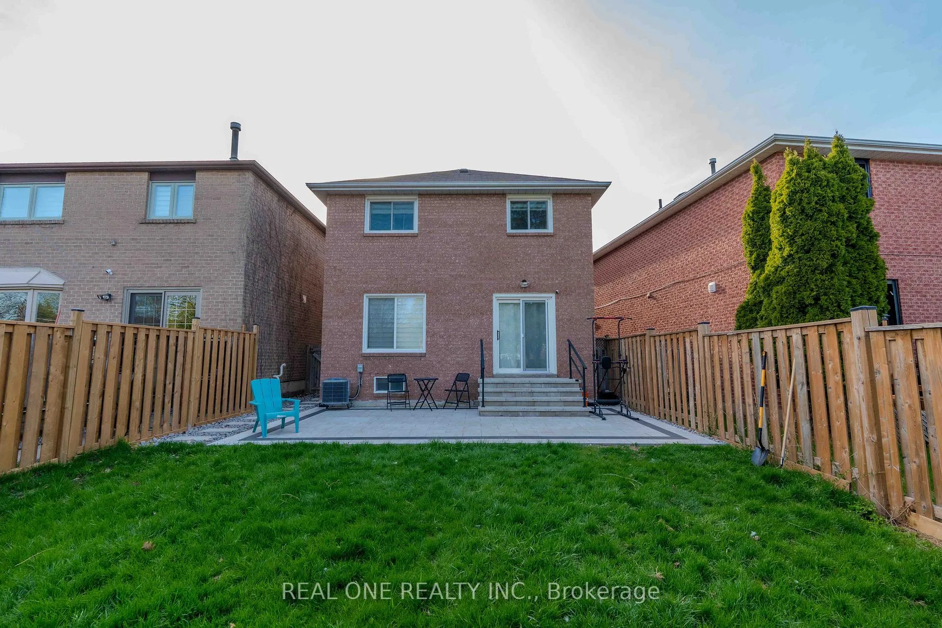 Photo 6 of 162 Brickstone Circle, Vaughan, Brownridge — HOMEH