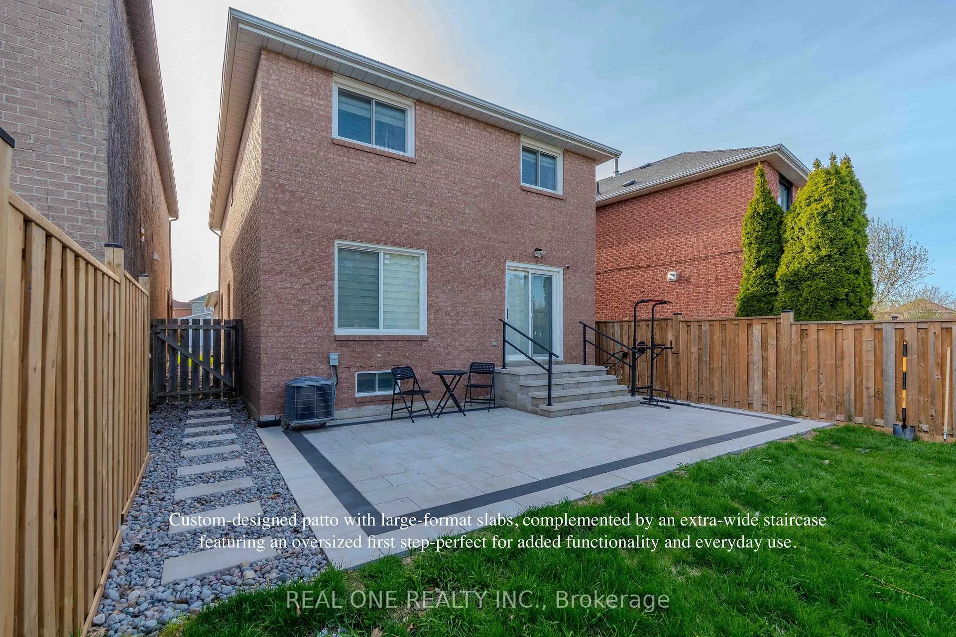 Photo 7 of 162 Brickstone Circle, Vaughan, Brownridge — HOMEH