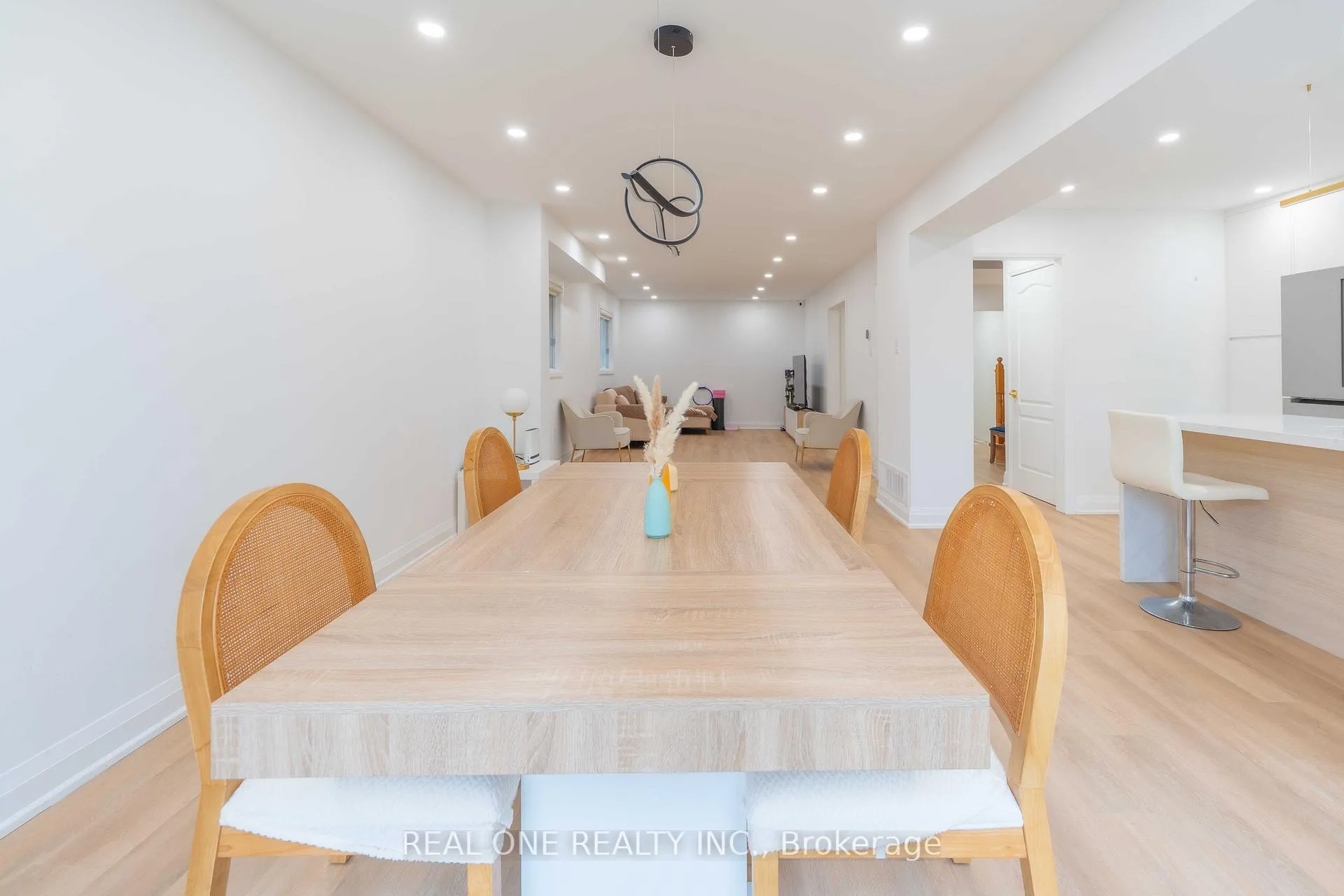 Photo 17 of 162 Brickstone Circle, Vaughan, Brownridge — HOMEH