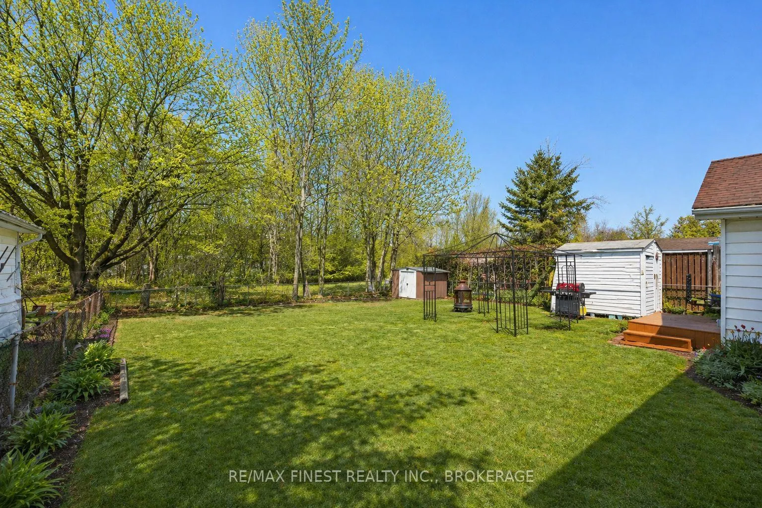 Photo 30 of 676 Laurier Boulevard, Brockville — HOMEH