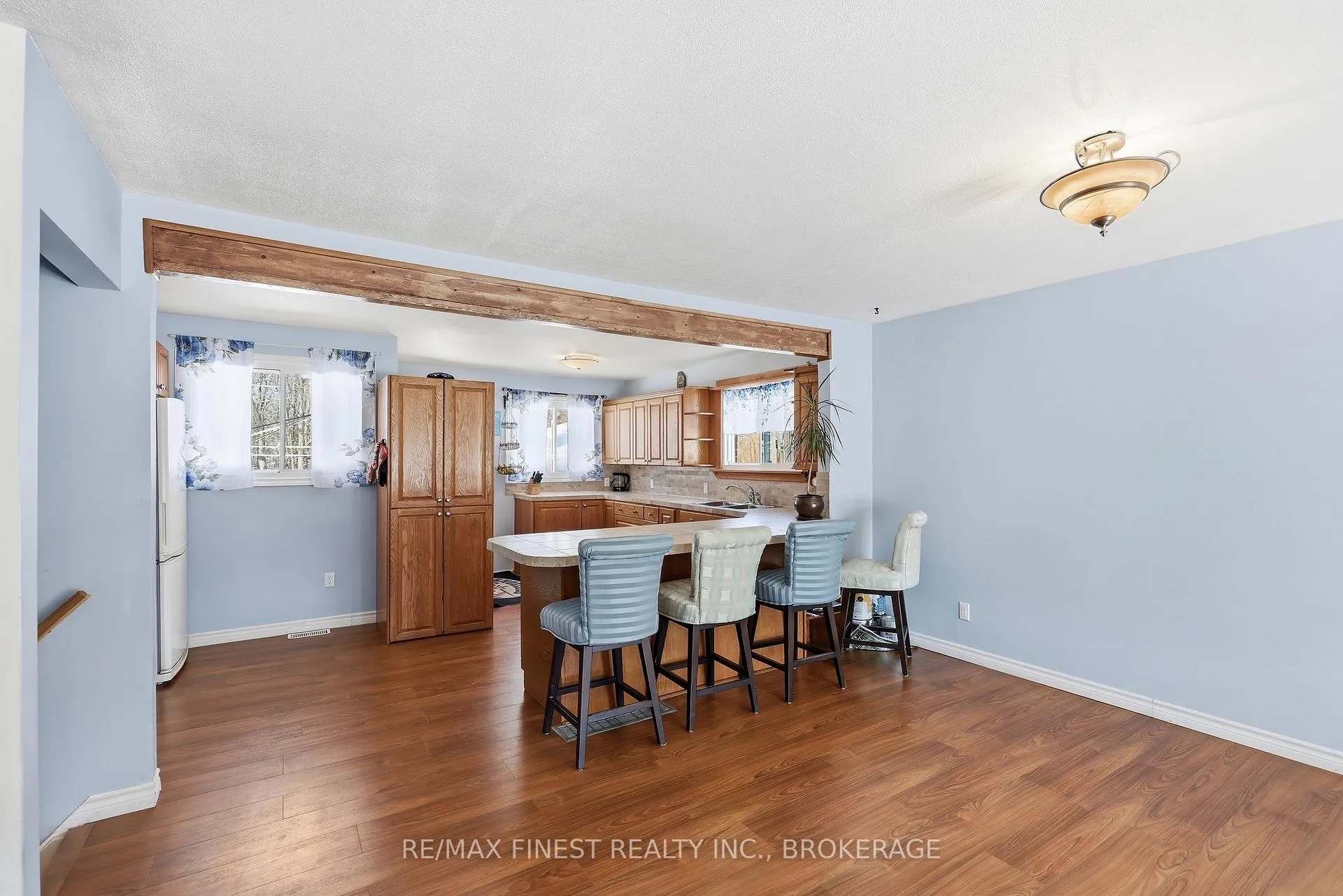 Photo 5 of 676 Laurier Boulevard, Brockville — HOMEH