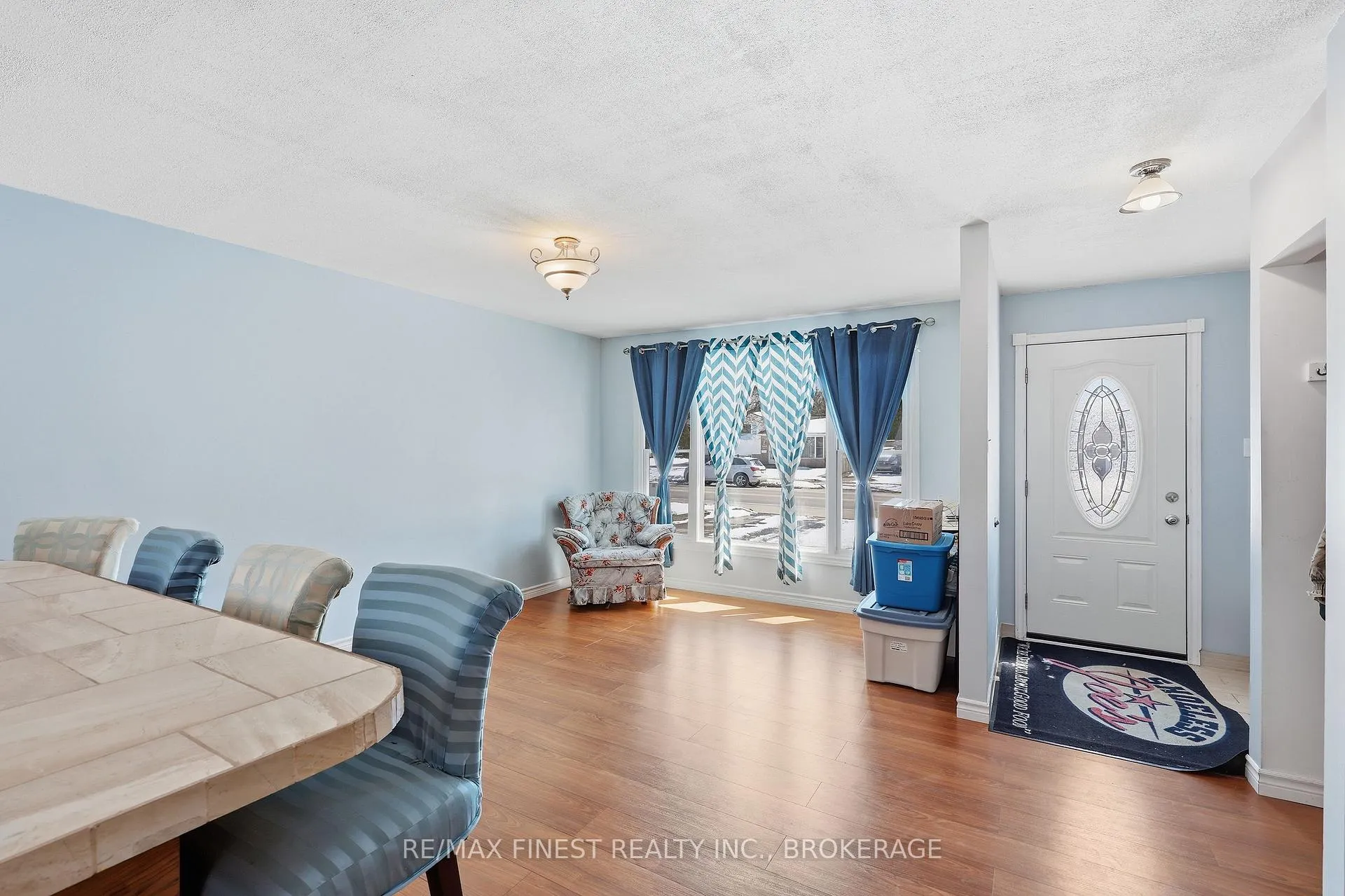 Photo 6 of 676 Laurier Boulevard, Brockville — HOMEH