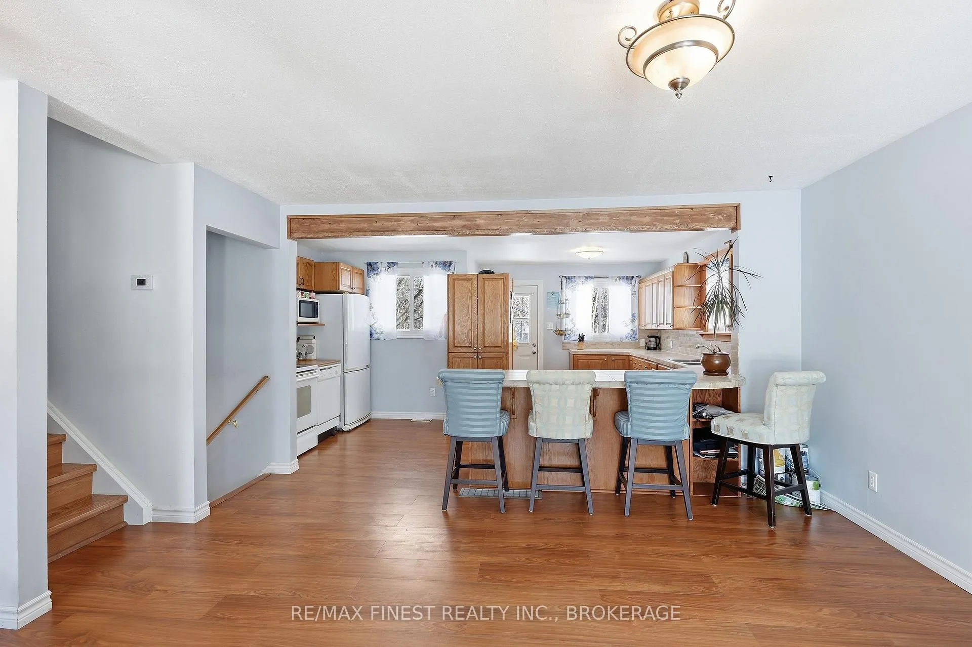 Photo 2 of 676 Laurier Boulevard, Brockville — HOMEH