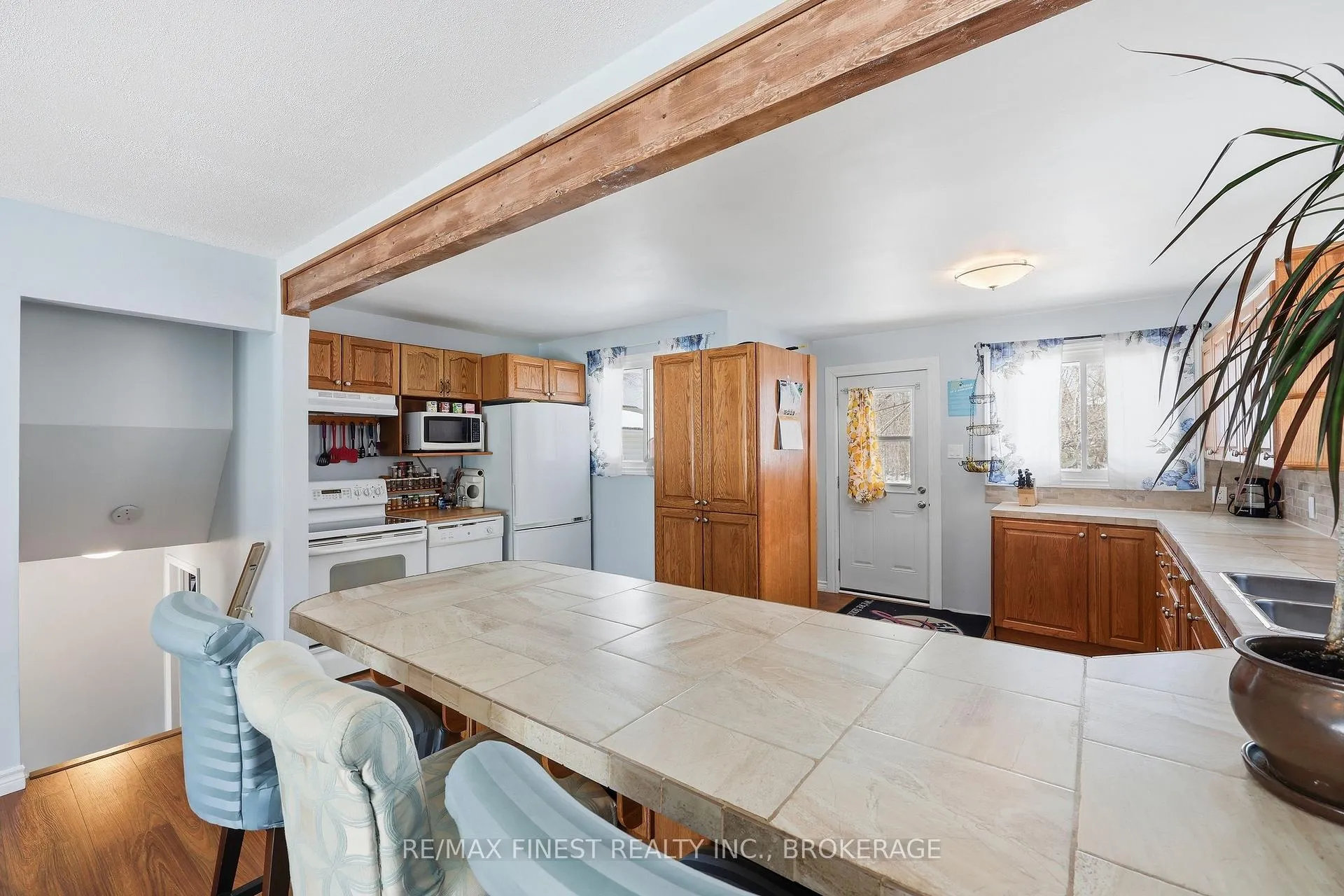 Photo 8 of 676 Laurier Boulevard, Brockville — HOMEH
