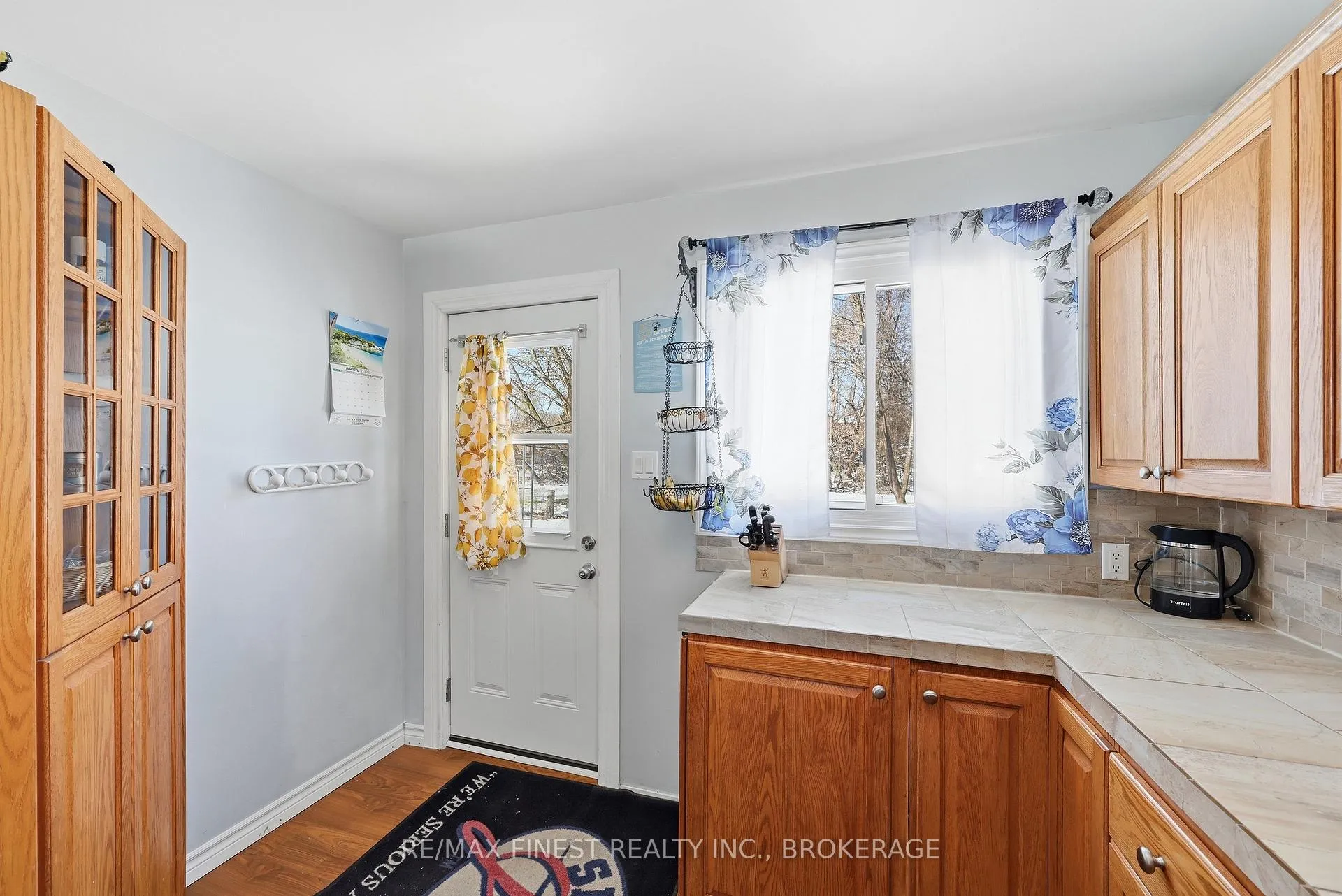 Photo 14 of 676 Laurier Boulevard, Brockville — HOMEH