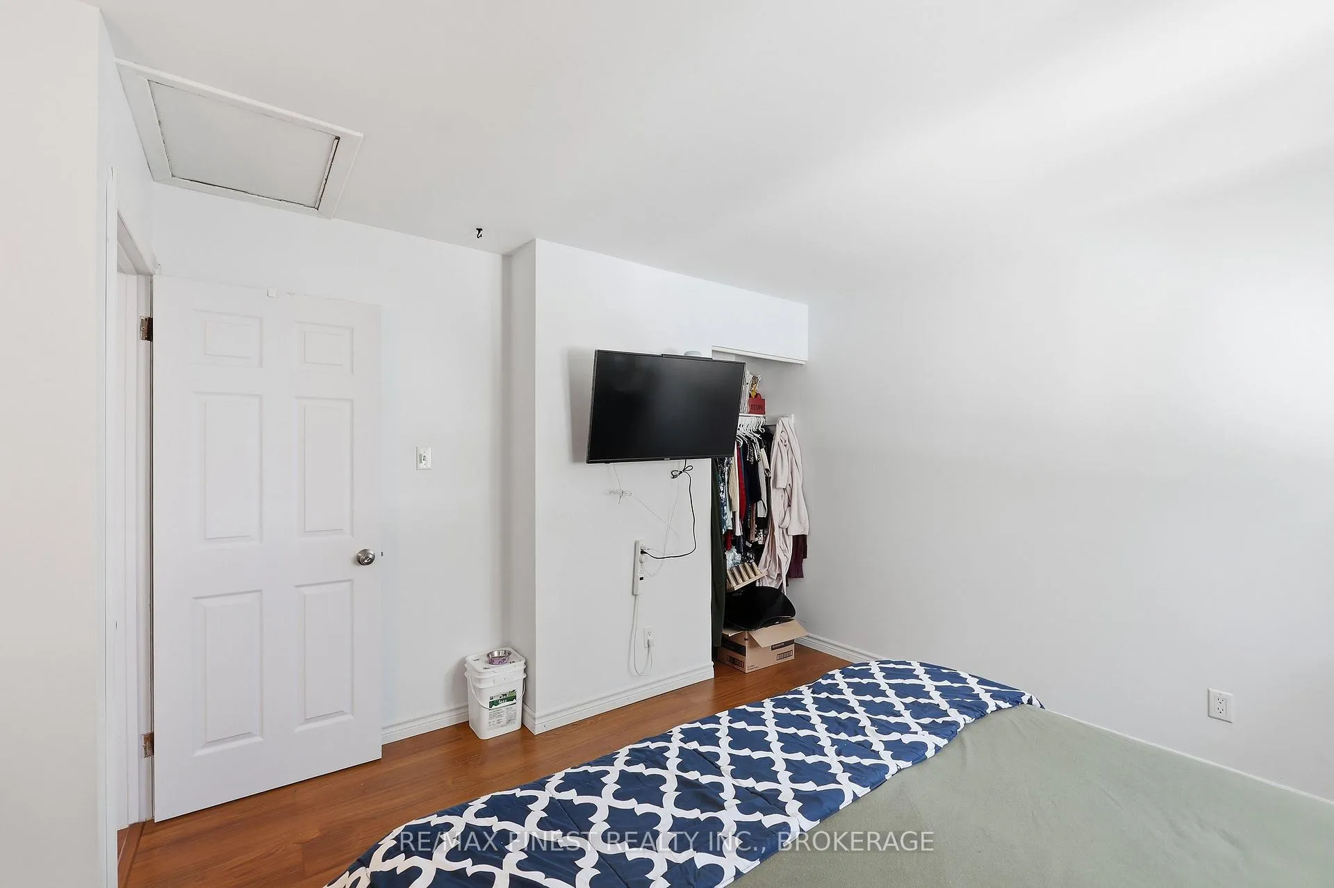 Photo 17 of 676 Laurier Boulevard, Brockville — HOMEH