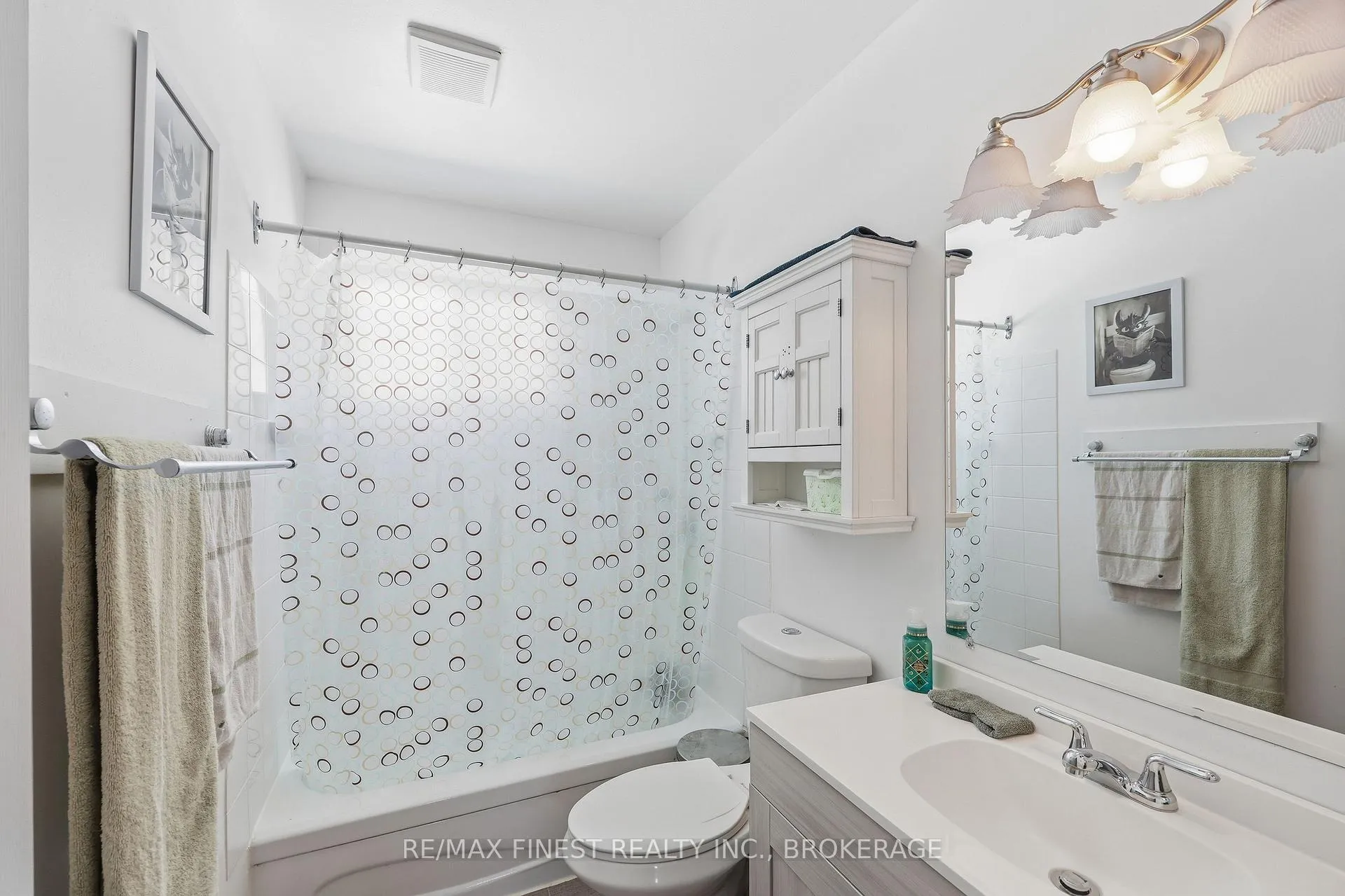 Photo 22 of 676 Laurier Boulevard, Brockville — HOMEH