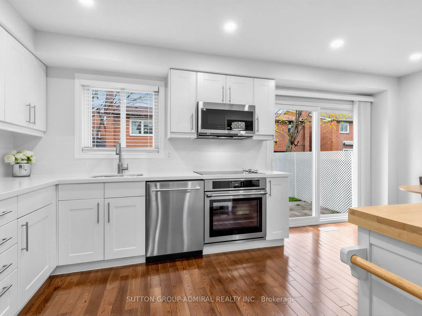 Photo 1 of 155 Mabley Crescent, Vaughan, Lakeview Estates — HOMEH