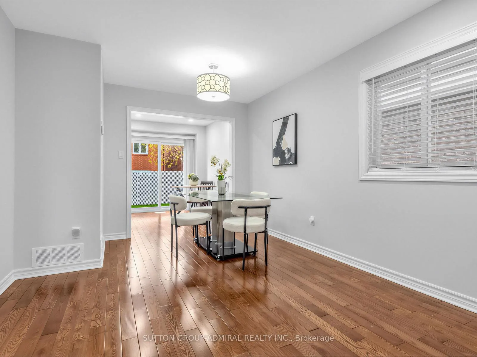 Photo 9 of 155 Mabley Crescent, Vaughan, Lakeview Estates — HOMEH