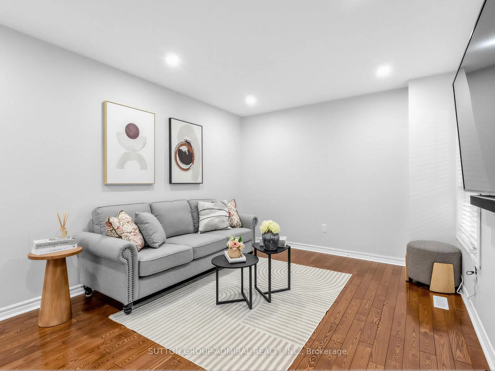 Photo 11 of 155 Mabley Crescent, Vaughan, Lakeview Estates — HOMEH