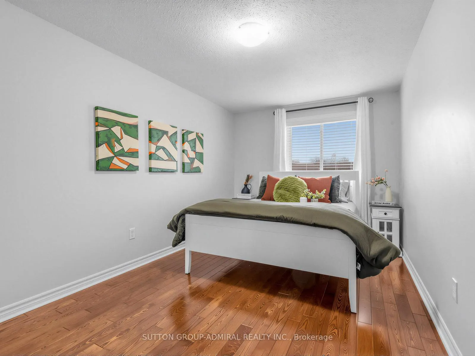 Photo 18 of 155 Mabley Crescent, Vaughan, Lakeview Estates — HOMEH