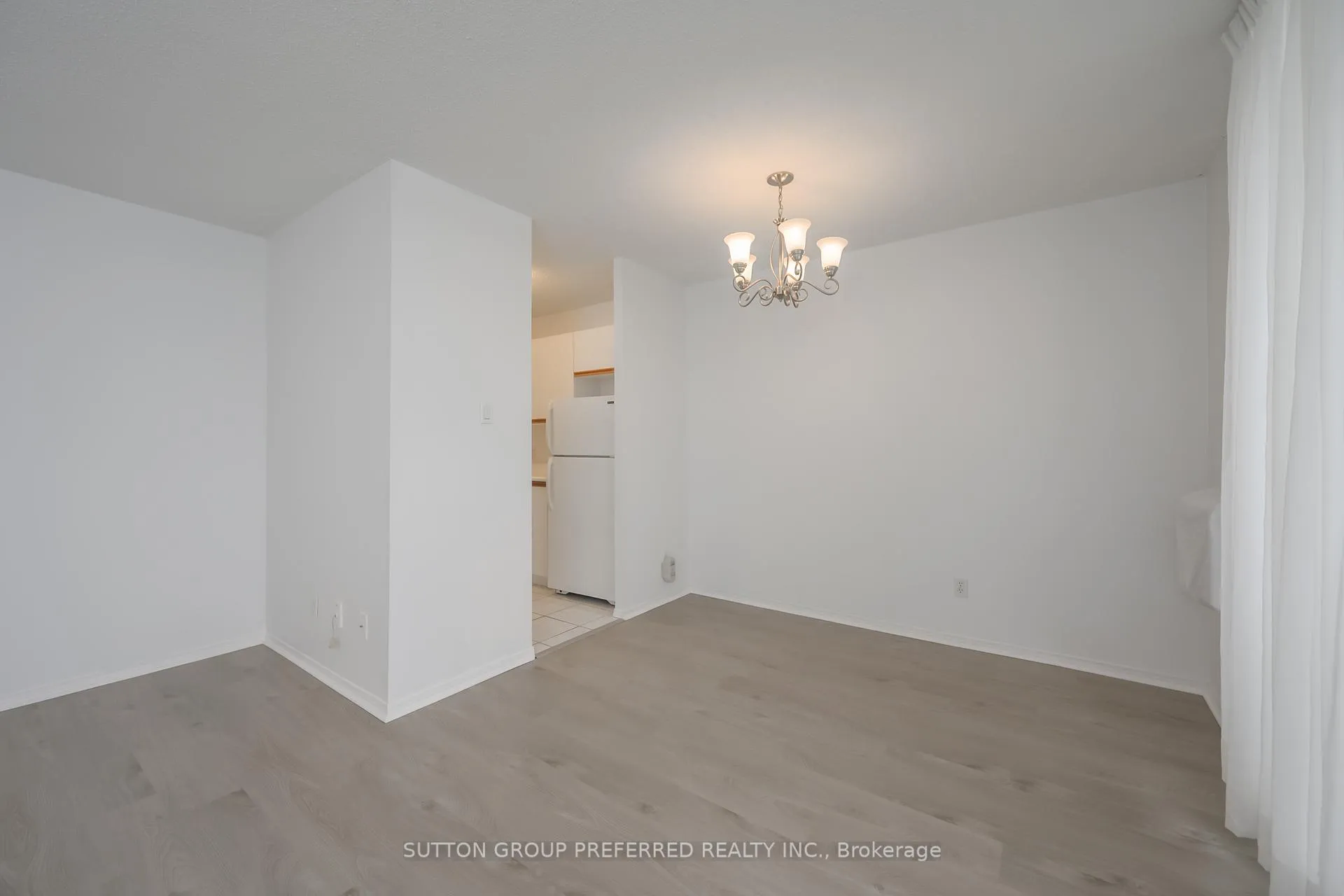 Photo 6 of Unit 404, 1105 Jalna Boulevard, London, South X — HOMEH