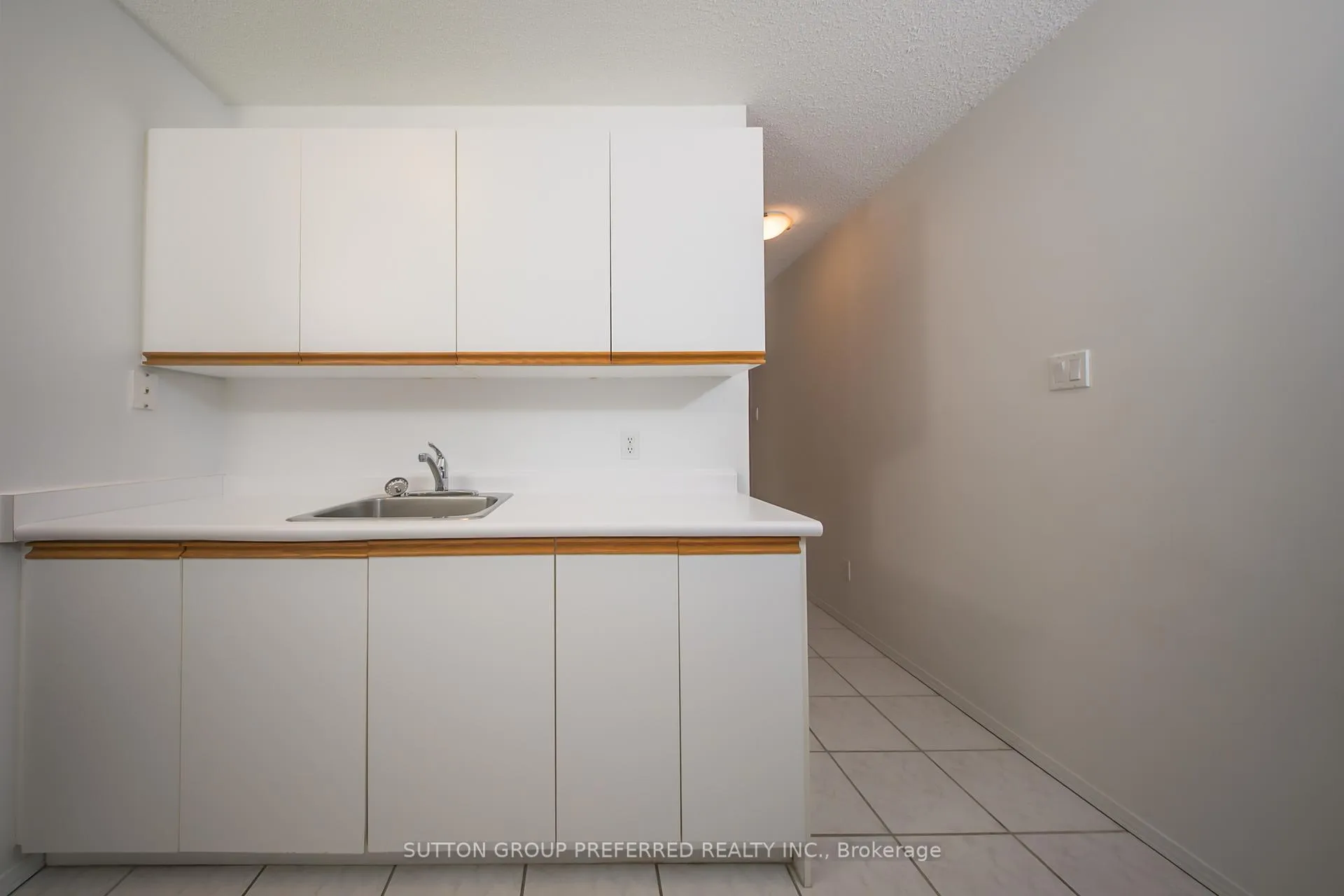 Photo 9 of Unit 404, 1105 Jalna Boulevard, London, South X — HOMEH