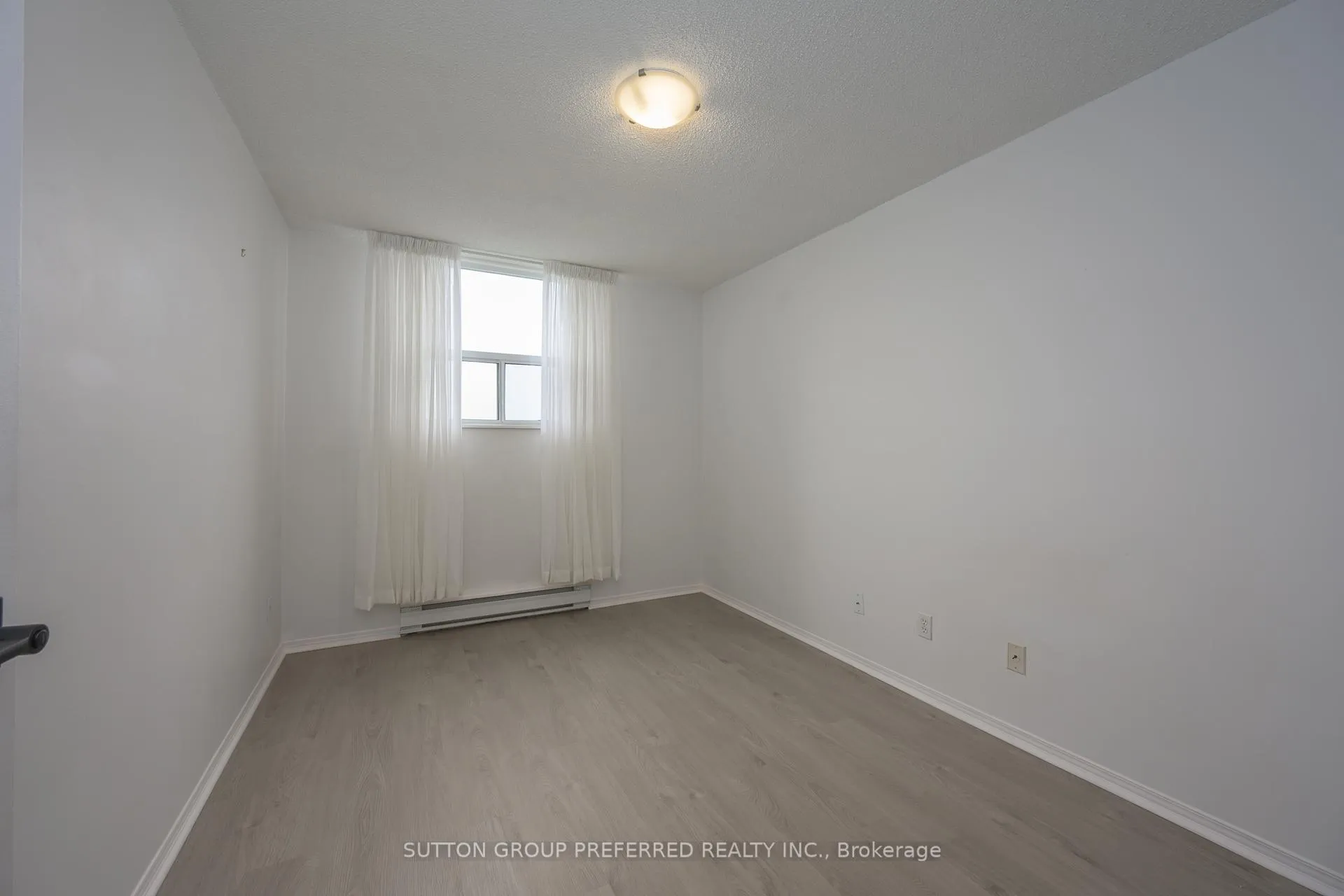 Photo 10 of Unit 404, 1105 Jalna Boulevard, London, South X — HOMEH