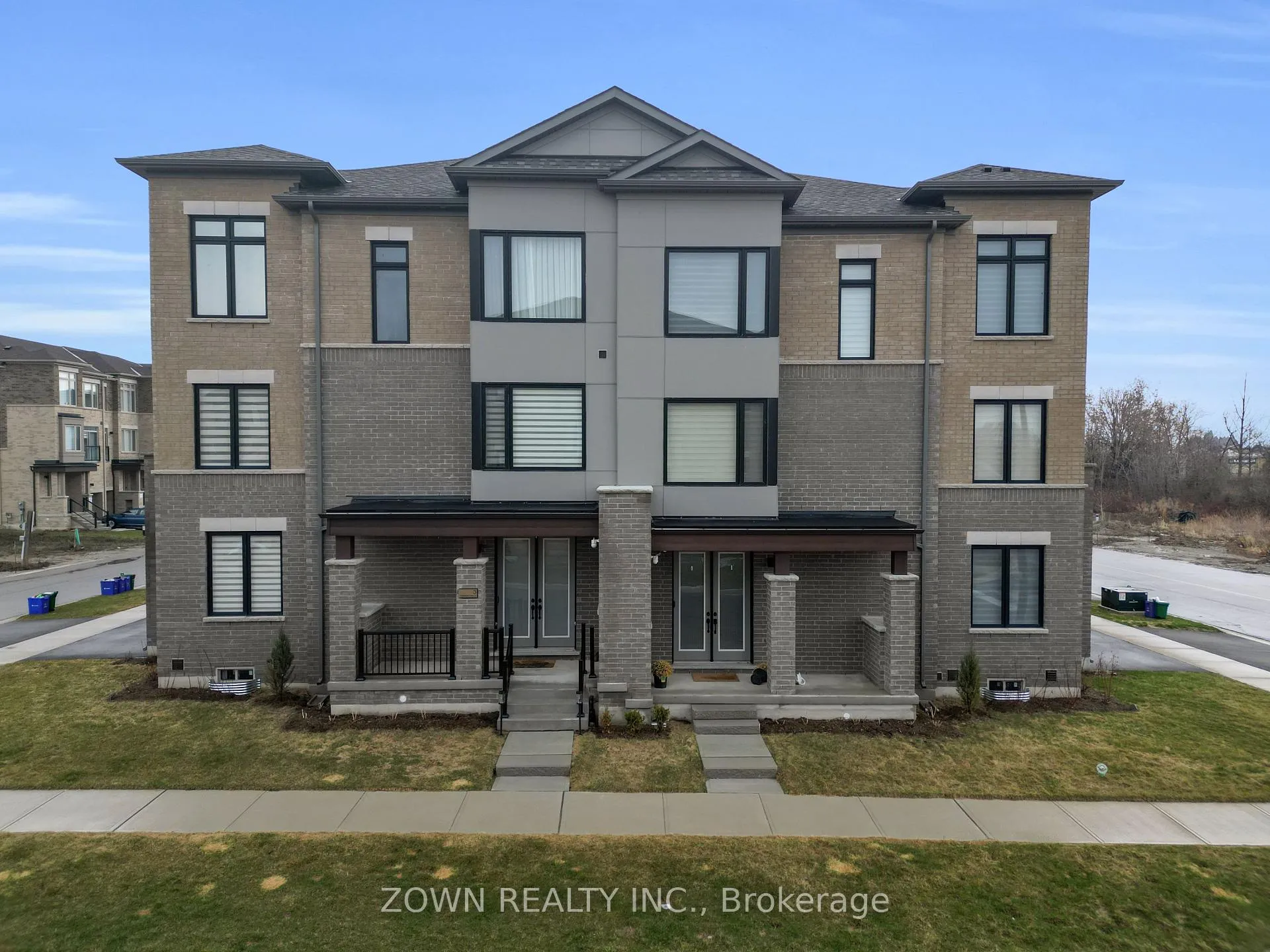 Photo 2 of 3 Tennant Circle, Vaughan, Vellore Village — HOMEH