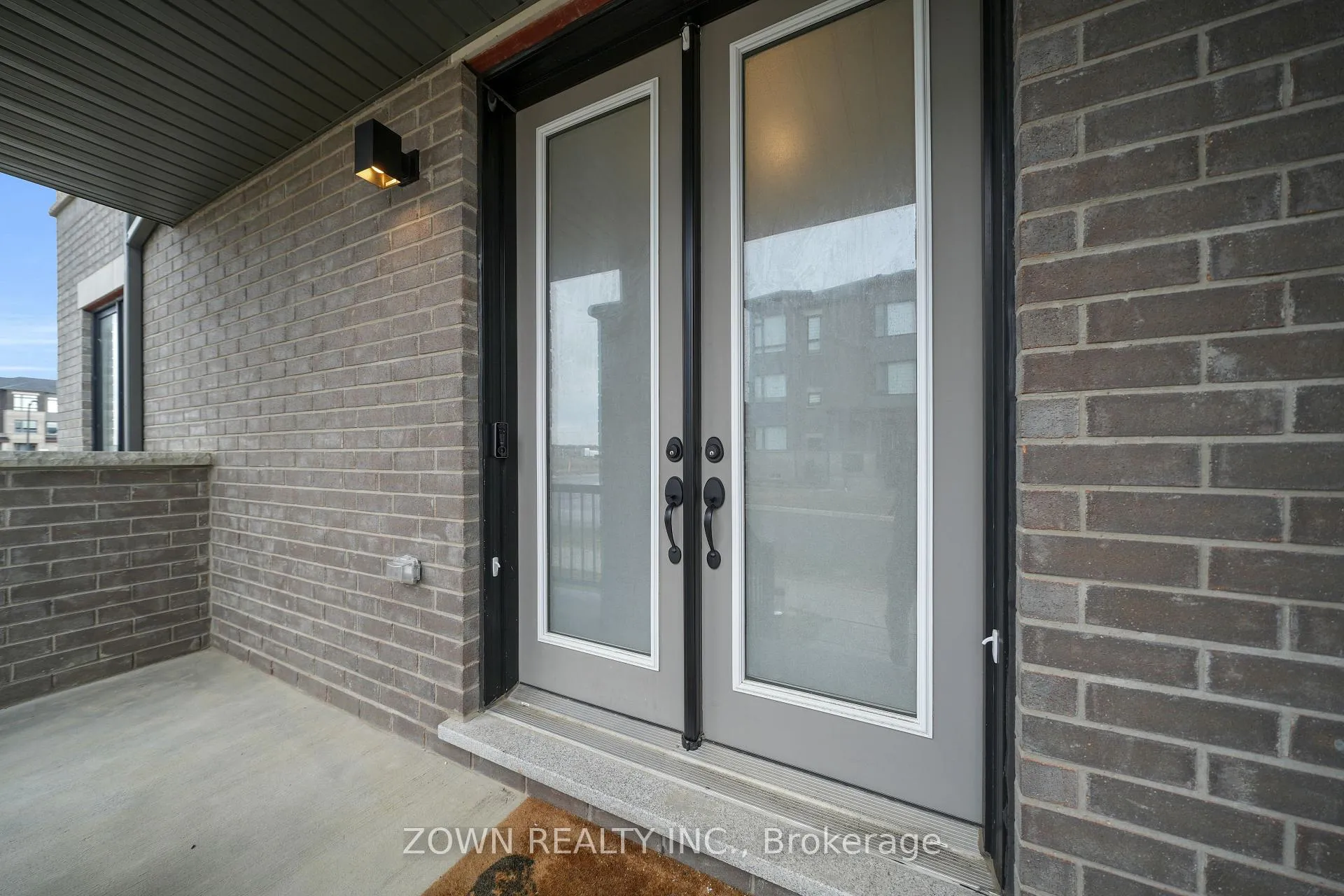 Photo 5 of 3 Tennant Circle, Vaughan, Vellore Village — HOMEH