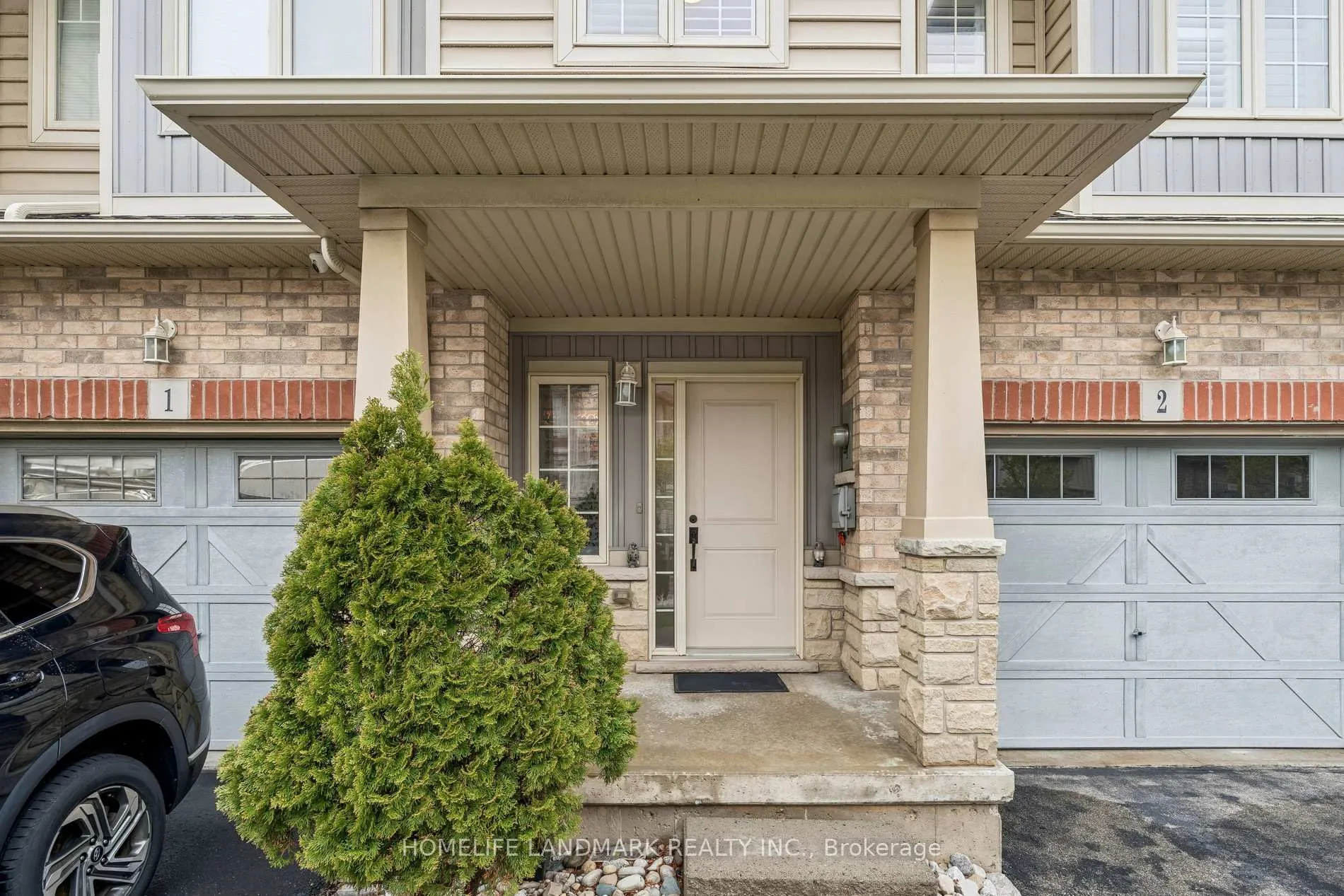 Photo 2 of Unit 2, 7 Lakelawn Road, Grimsby, Grimsby Beach — HOMEH