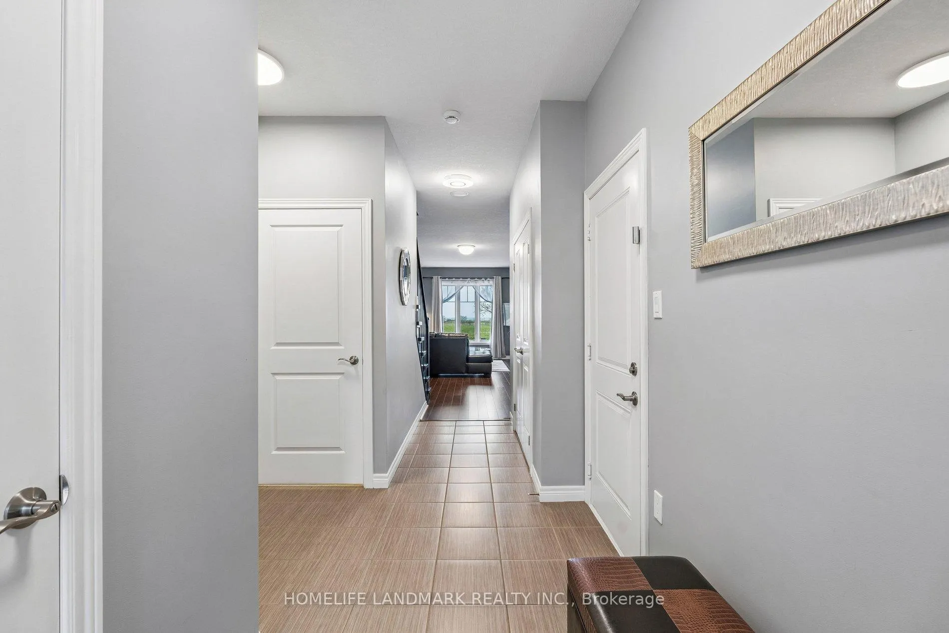 Photo 3 of Unit 2, 7 Lakelawn Road, Grimsby, Grimsby Beach — HOMEH