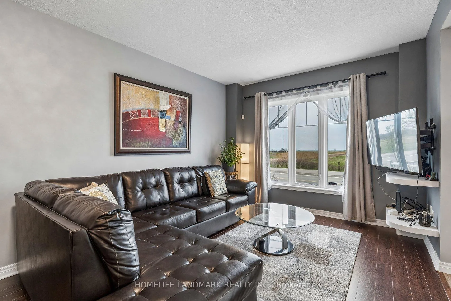 Photo 7 of Unit 2, 7 Lakelawn Road, Grimsby, Grimsby Beach — HOMEH