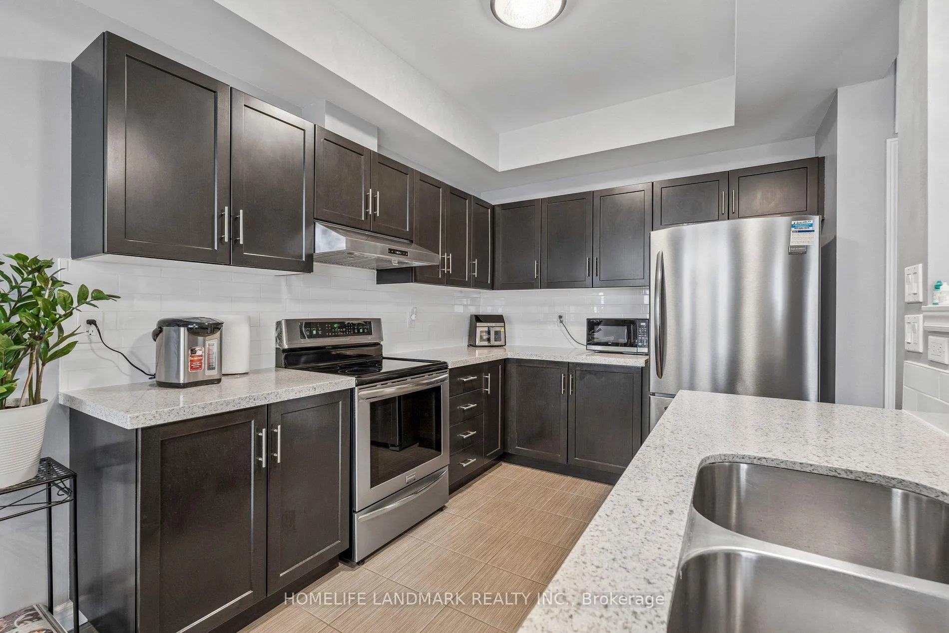 Photo 11 of Unit 2, 7 Lakelawn Road, Grimsby, Grimsby Beach — HOMEH