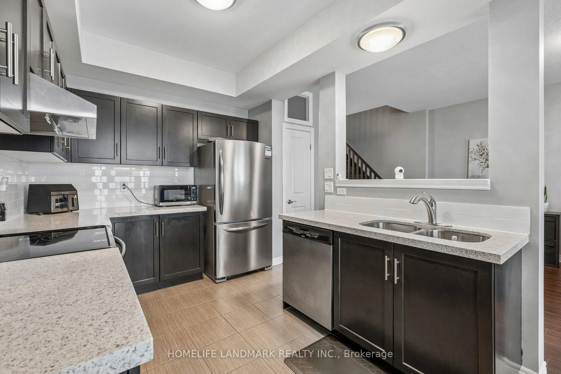 Photo 12 of Unit 2, 7 Lakelawn Road, Grimsby, Grimsby Beach — HOMEH