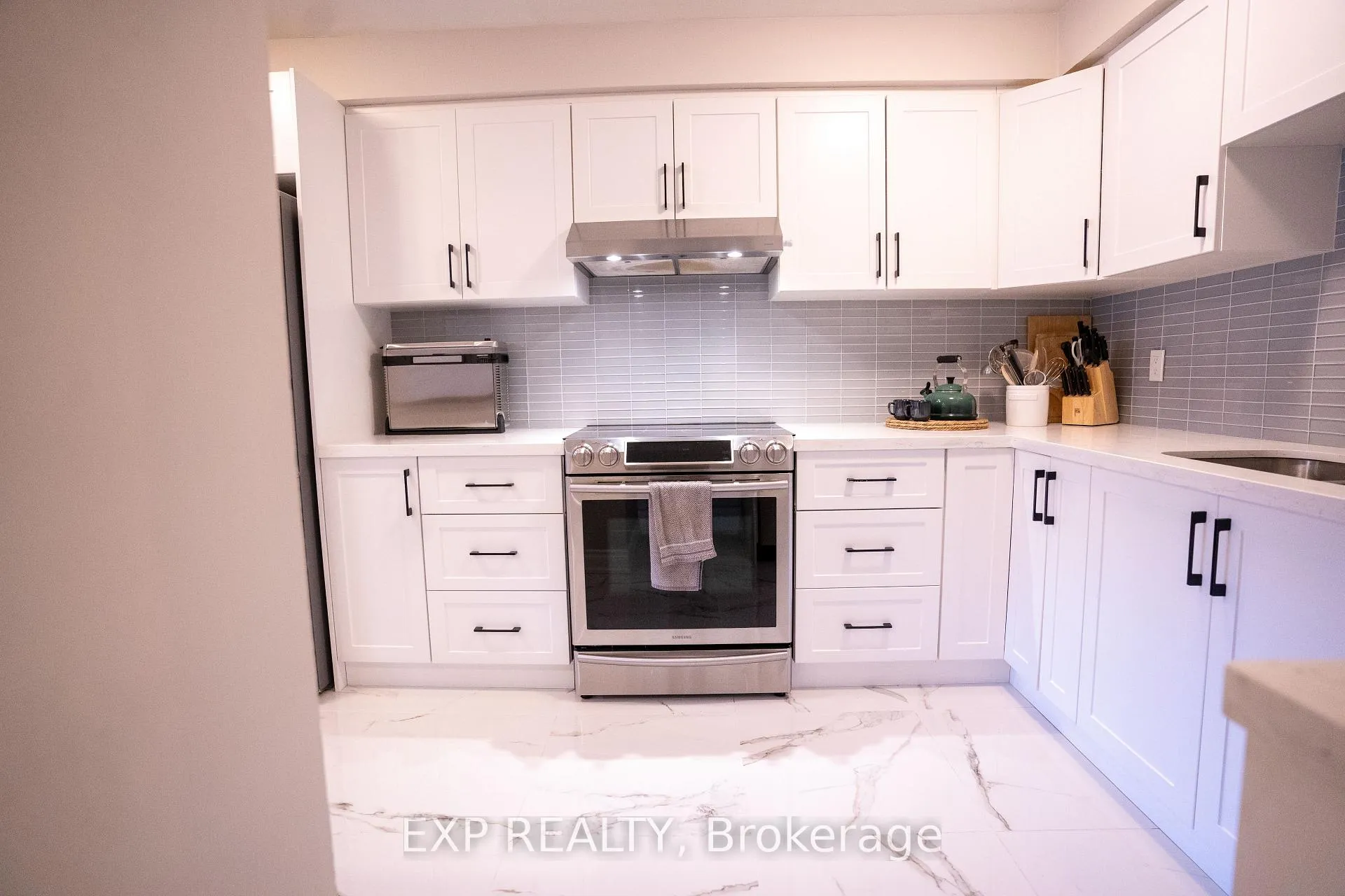 Photo 13 of Unit 1, 4189 Longmoor Drive, Burlington, Shoreacres — HOMEH