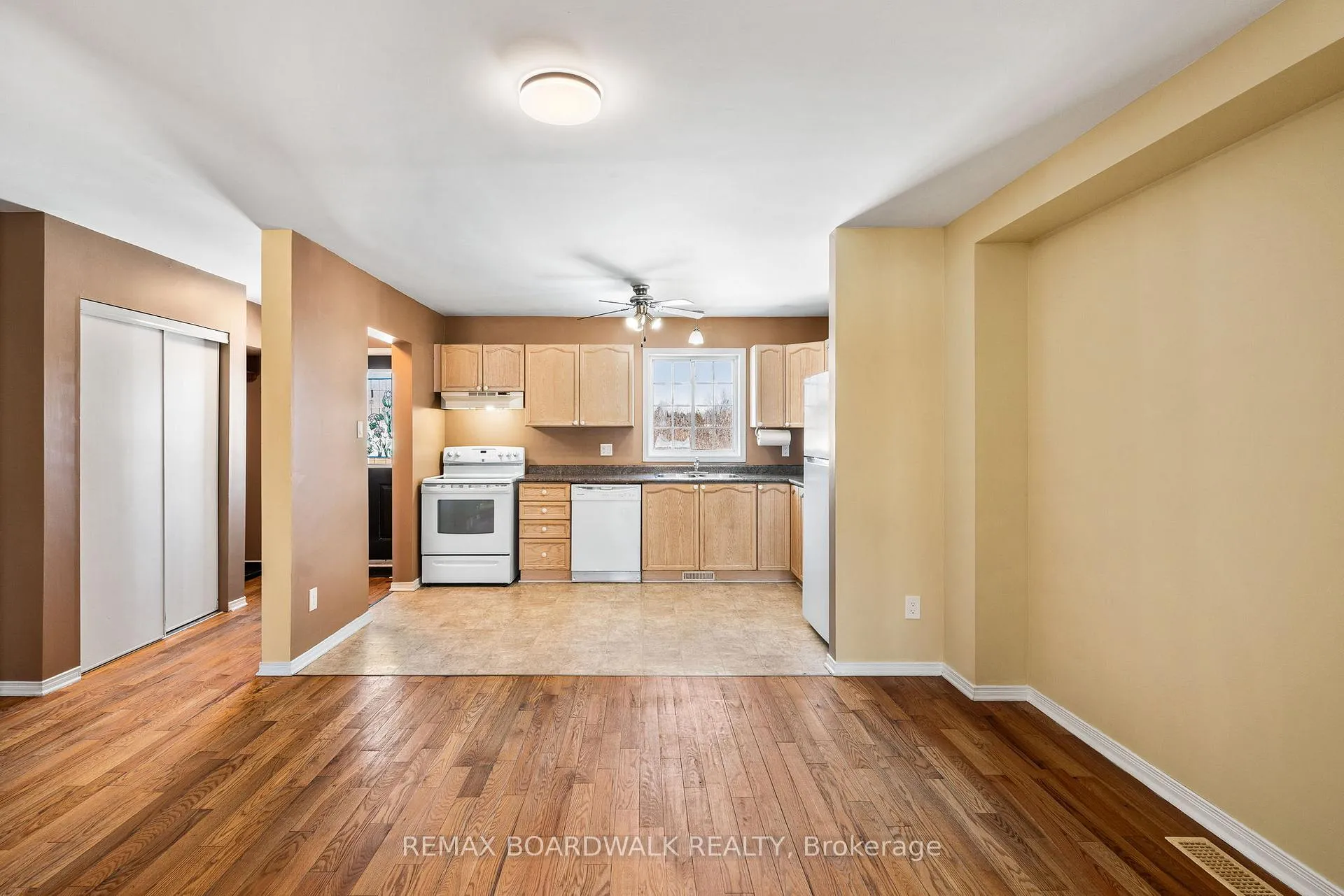 Photo 10 of 45 Johnston Street, Carleton Place — HOMEH
