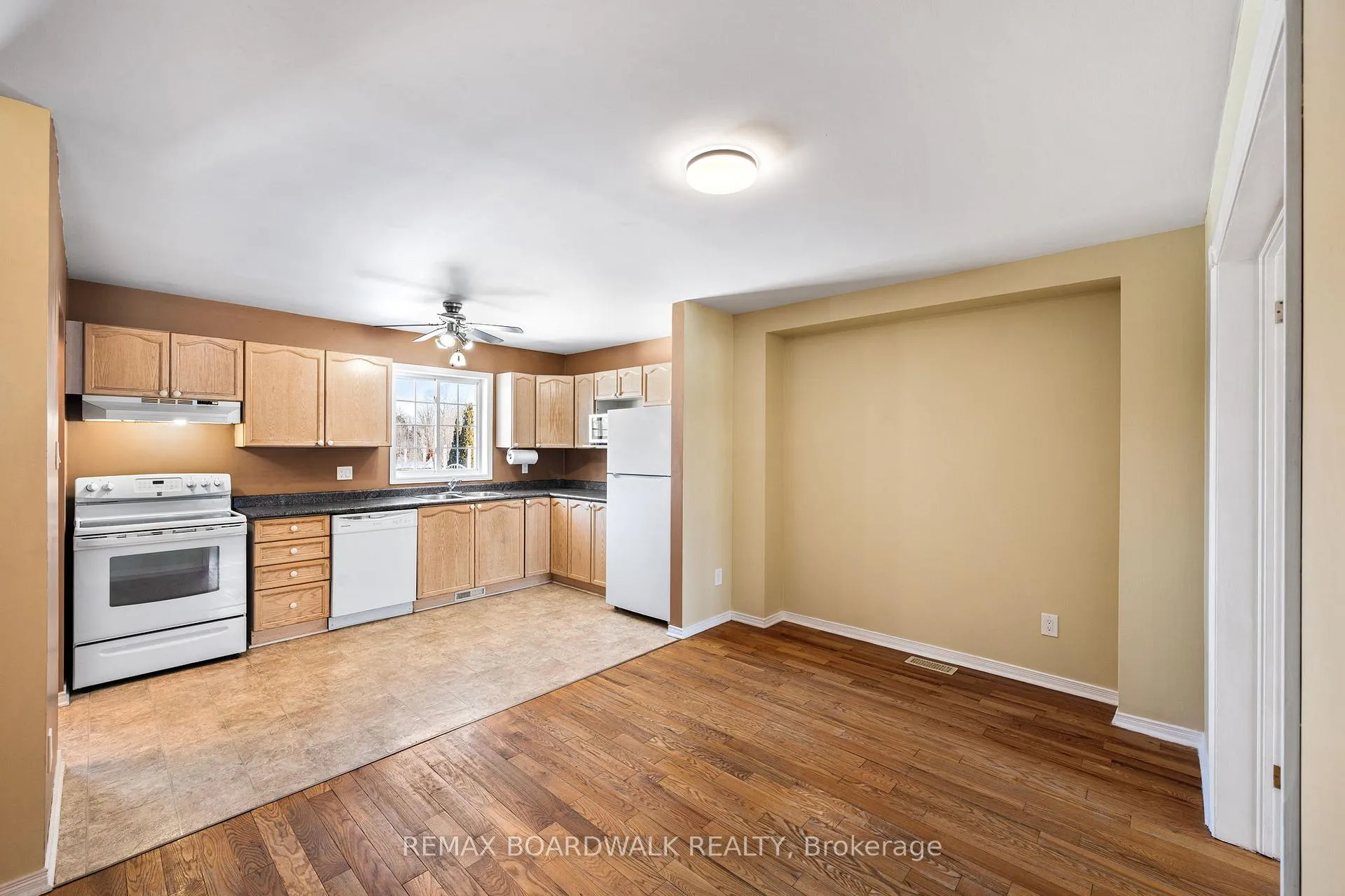 Photo 11 of 45 Johnston Street, Carleton Place — HOMEH