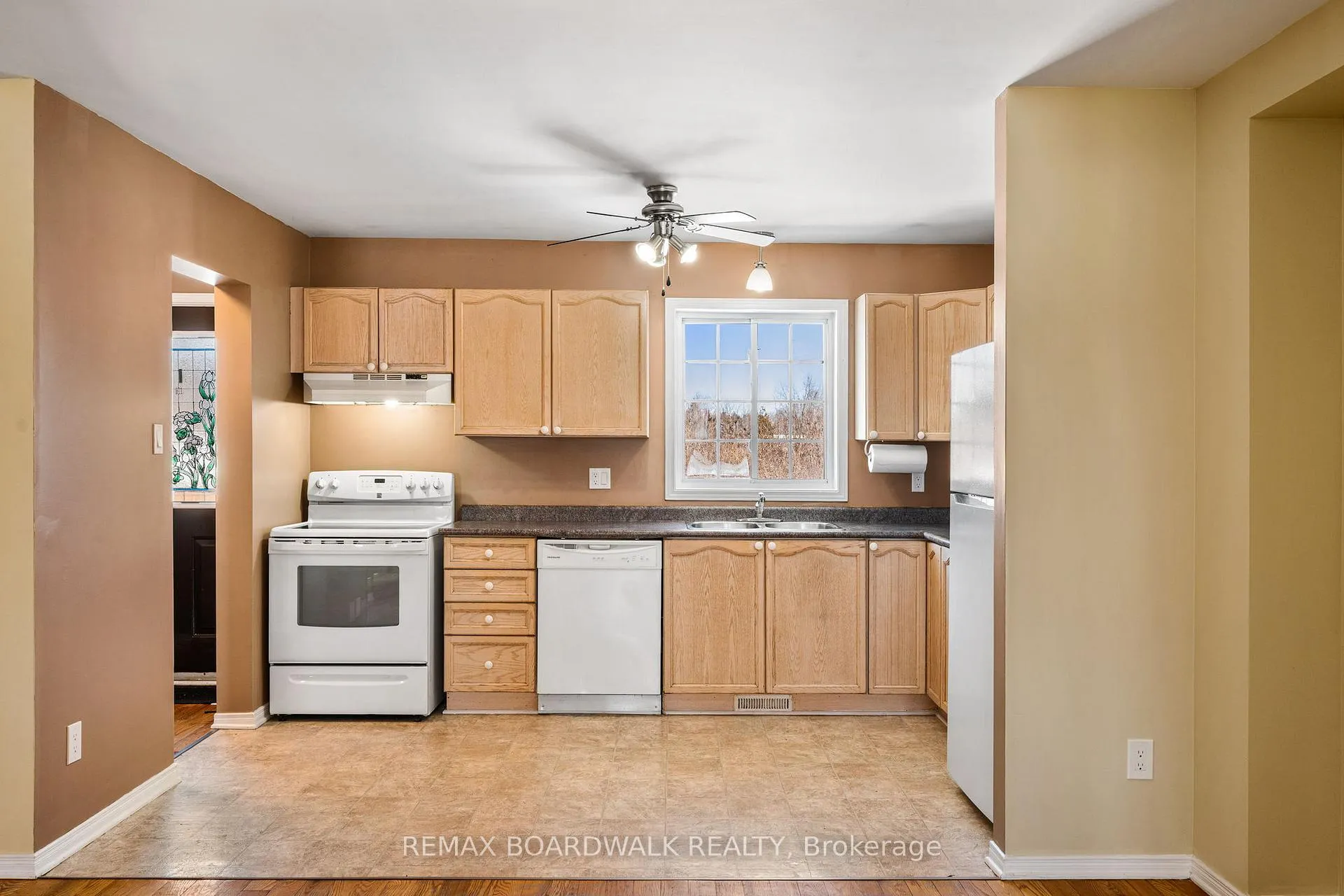 Photo 13 of 45 Johnston Street, Carleton Place — HOMEH