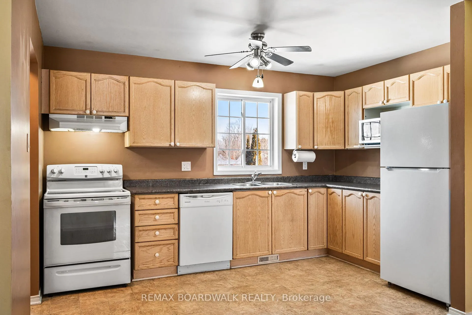 Photo 14 of 45 Johnston Street, Carleton Place — HOMEH
