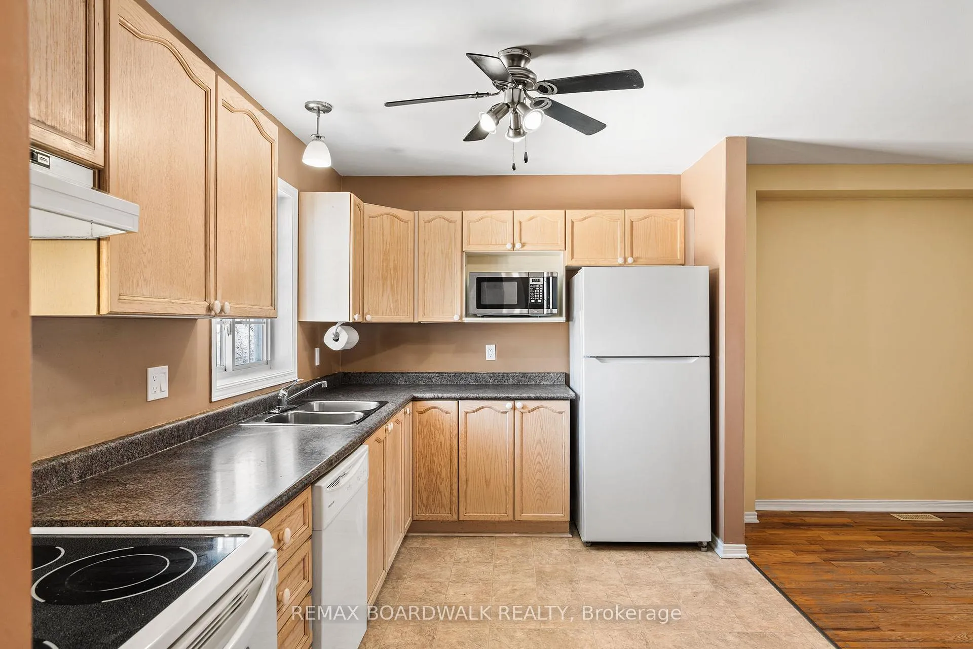 Photo 15 of 45 Johnston Street, Carleton Place — HOMEH