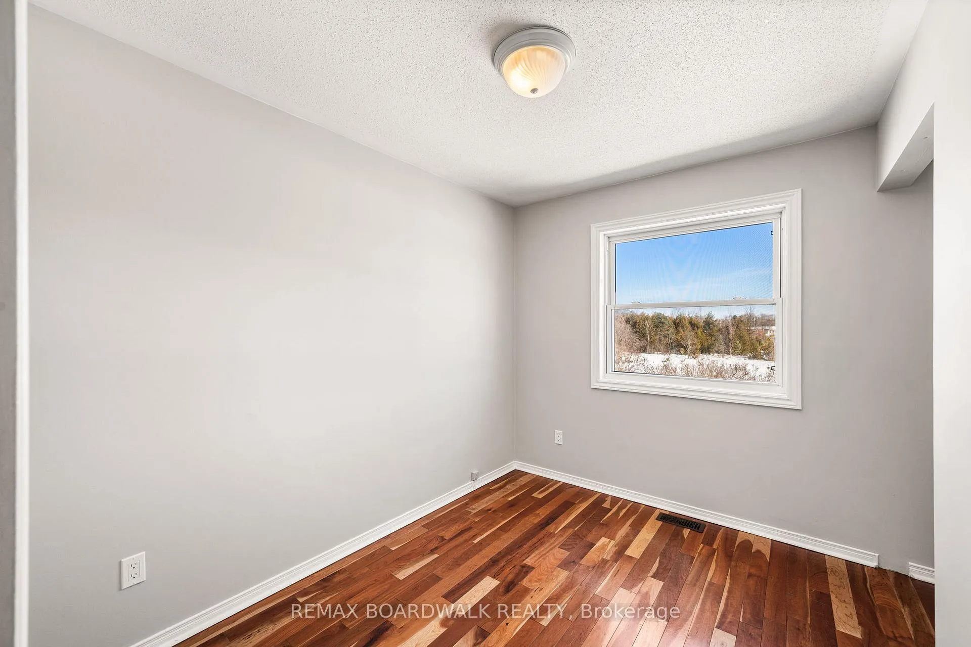 Photo 24 of 45 Johnston Street, Carleton Place — HOMEH