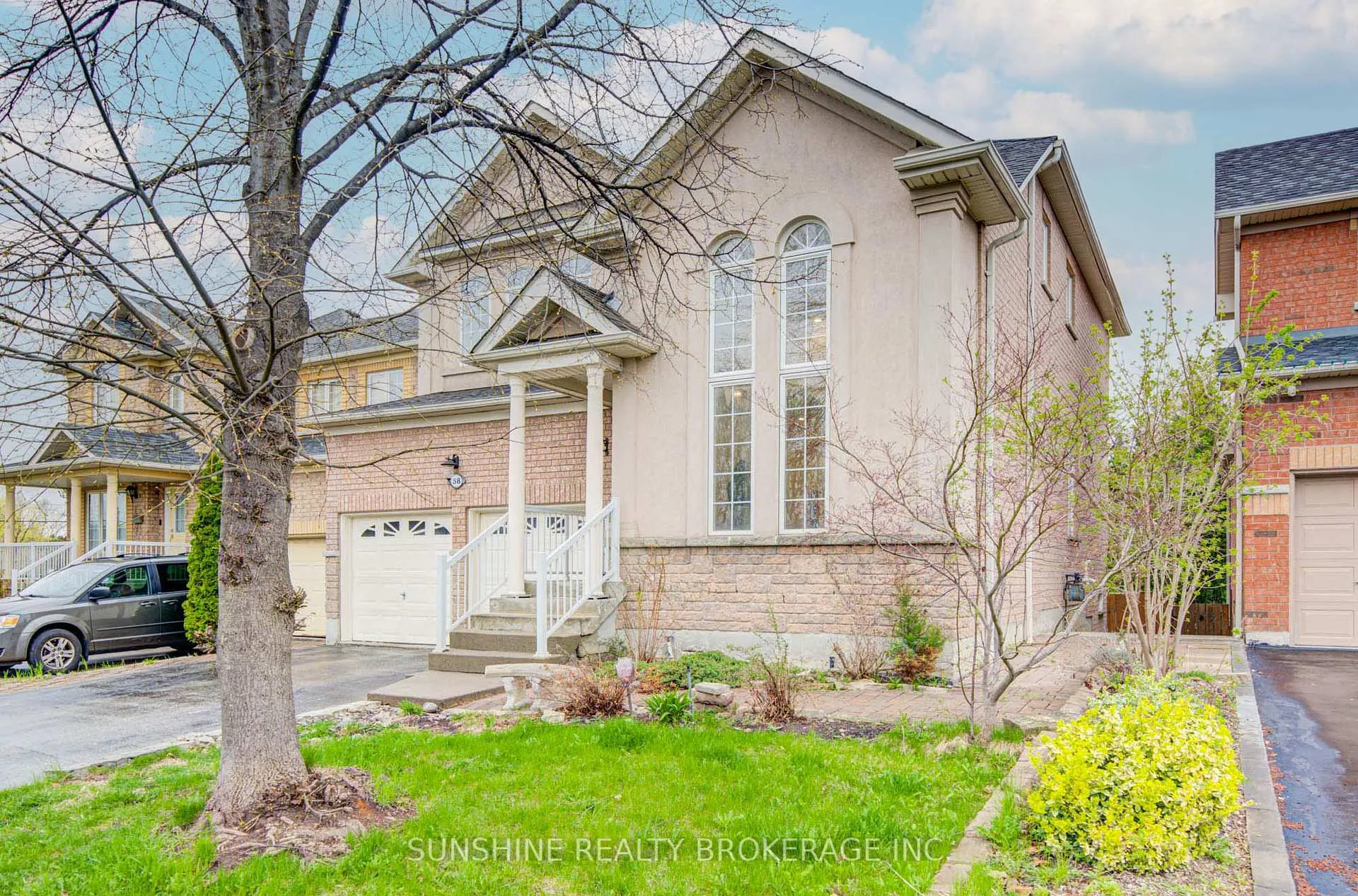 Photo 2 of 58 Chalone Crescent, Vaughan, Sonoma Heights — HOMEH