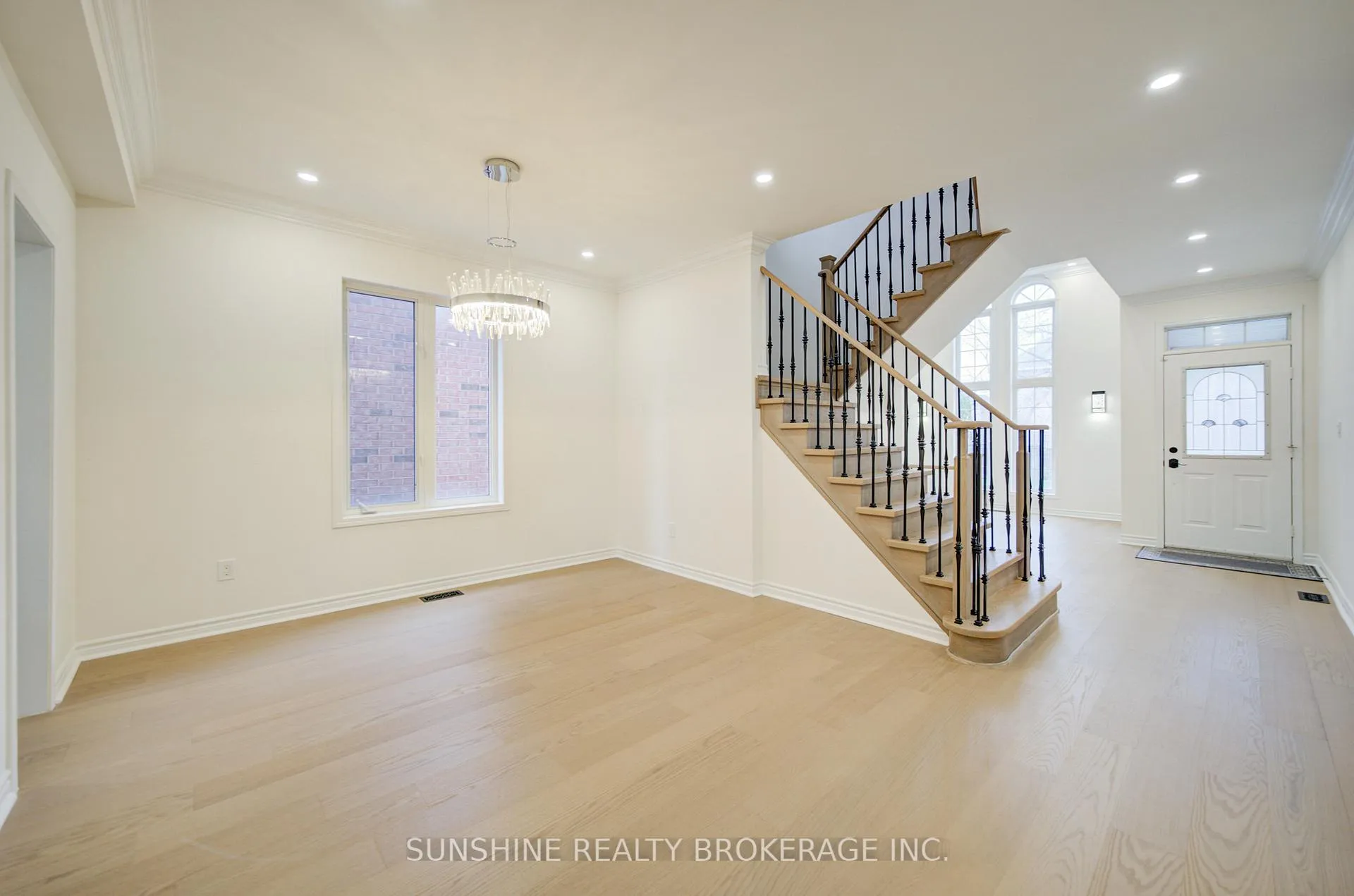 Photo 10 of 58 Chalone Crescent, Vaughan, Sonoma Heights — HOMEH