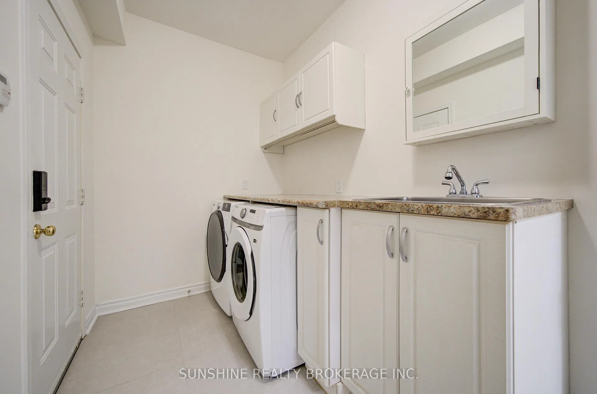 Photo 13 of 58 Chalone Crescent, Vaughan, Sonoma Heights — HOMEH