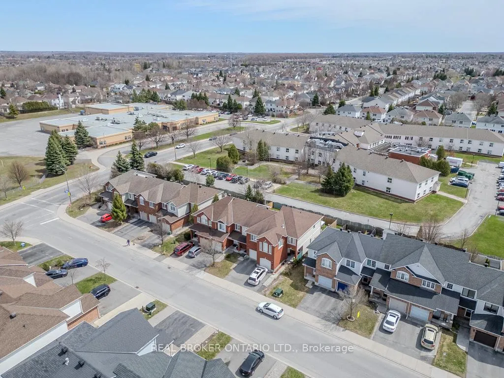 Photo 3 of 15 Calaveras Avenue S, Ottawa, Barrhaven - Longfields — HOMEH