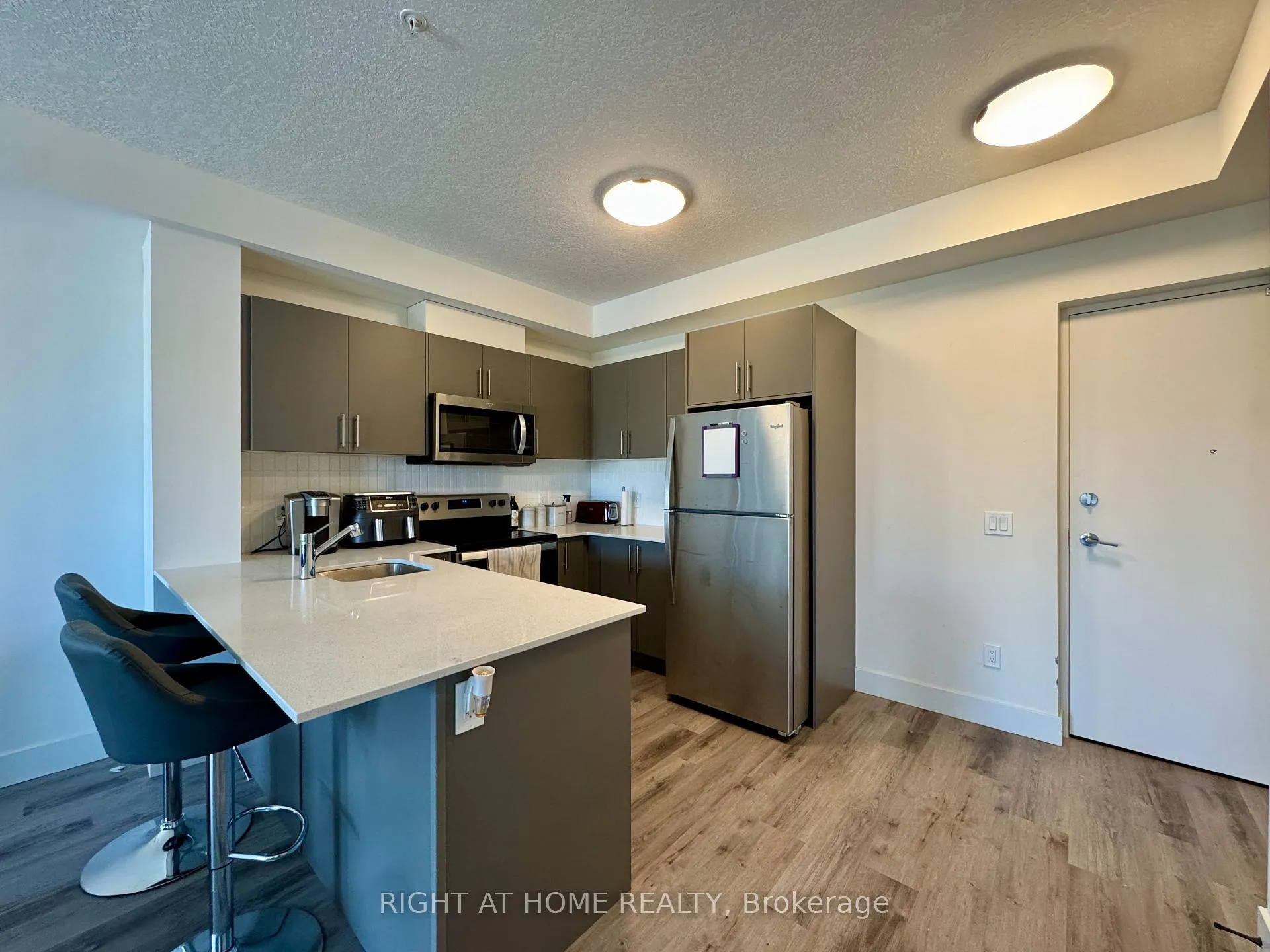 Photo 2 of Unit 401, 1101 Lackner Place, Kitchener, Grand River North — HOMEH