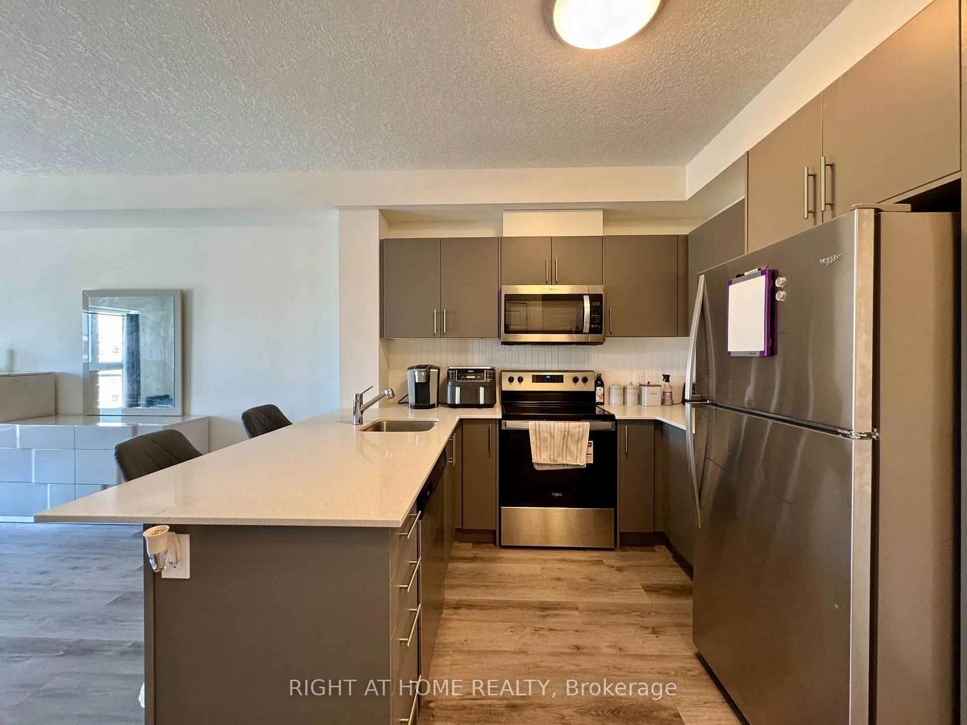 Photo 4 of Unit 401, 1101 Lackner Place, Kitchener, Grand River North — HOMEH