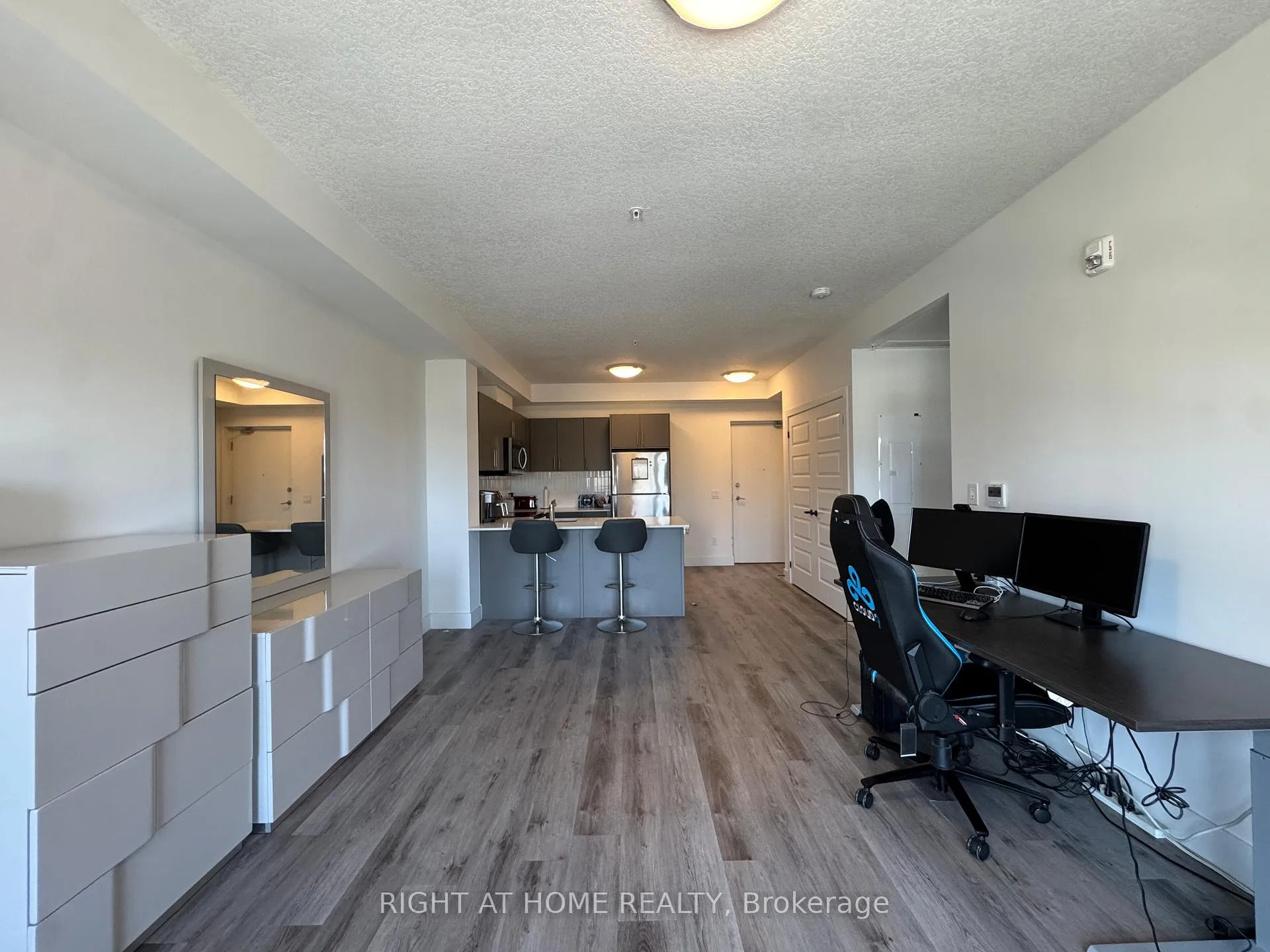 Photo 7 of Unit 401, 1101 Lackner Place, Kitchener, Grand River North — HOMEH