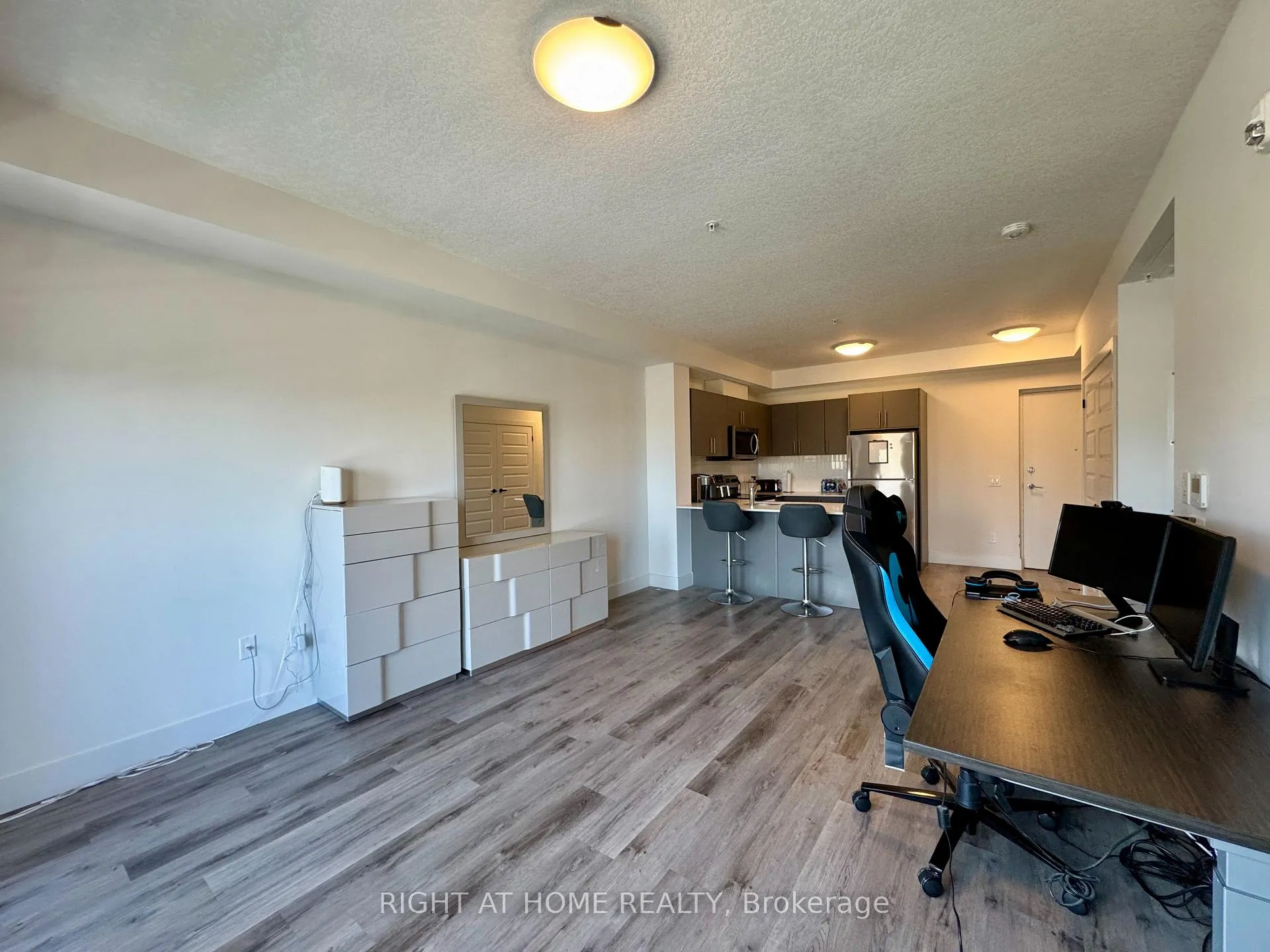 Photo 9 of Unit 401, 1101 Lackner Place, Kitchener, Grand River North — HOMEH