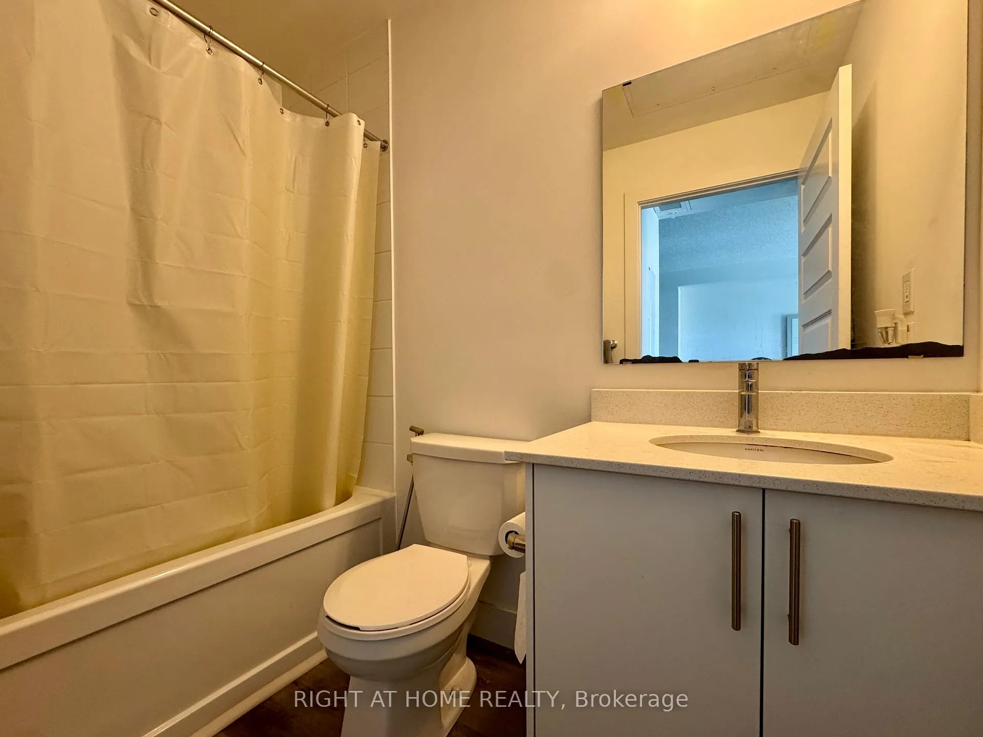 Photo 12 of Unit 401, 1101 Lackner Place, Kitchener, Grand River North — HOMEH