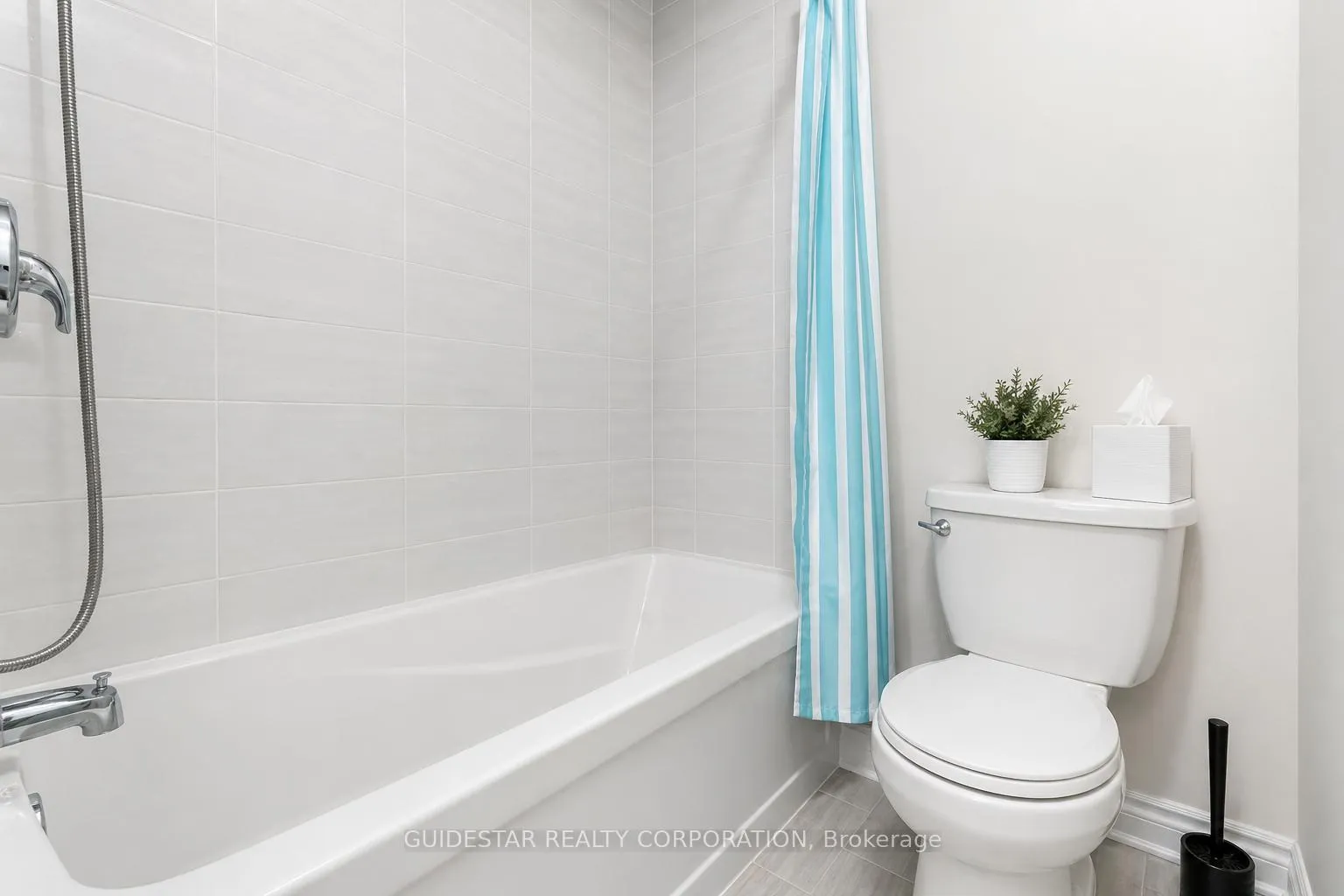 Photo 20 of 30 Oxalis Crescent, Ottawa, Kanata - Emerald Meadows/Trailwest — HOMEH