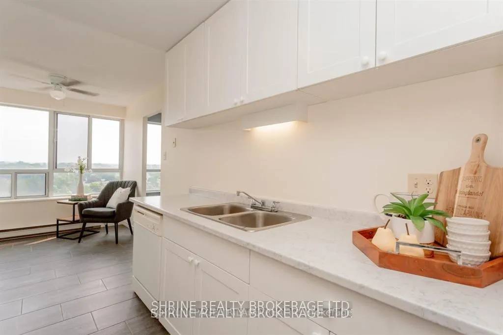 Photo 10 of Unit 803, 600 Grenfell Drive, London, North C — HOMEH