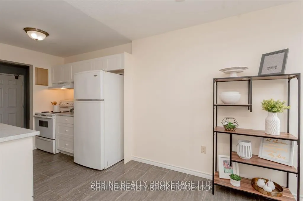 Photo 13 of Unit 803, 600 Grenfell Drive, London, North C — HOMEH