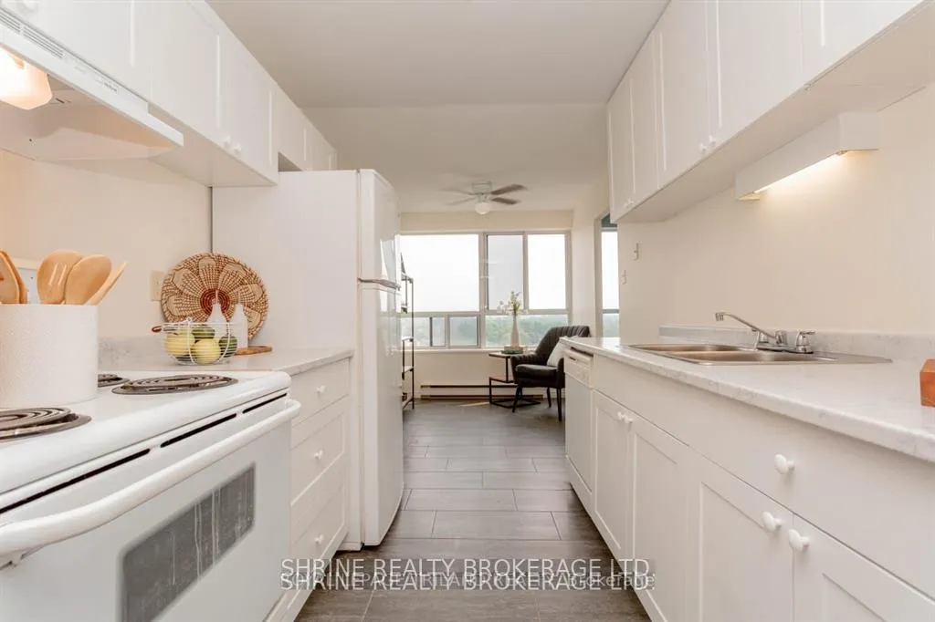 Photo 17 of Unit 803, 600 Grenfell Drive, London, North C — HOMEH