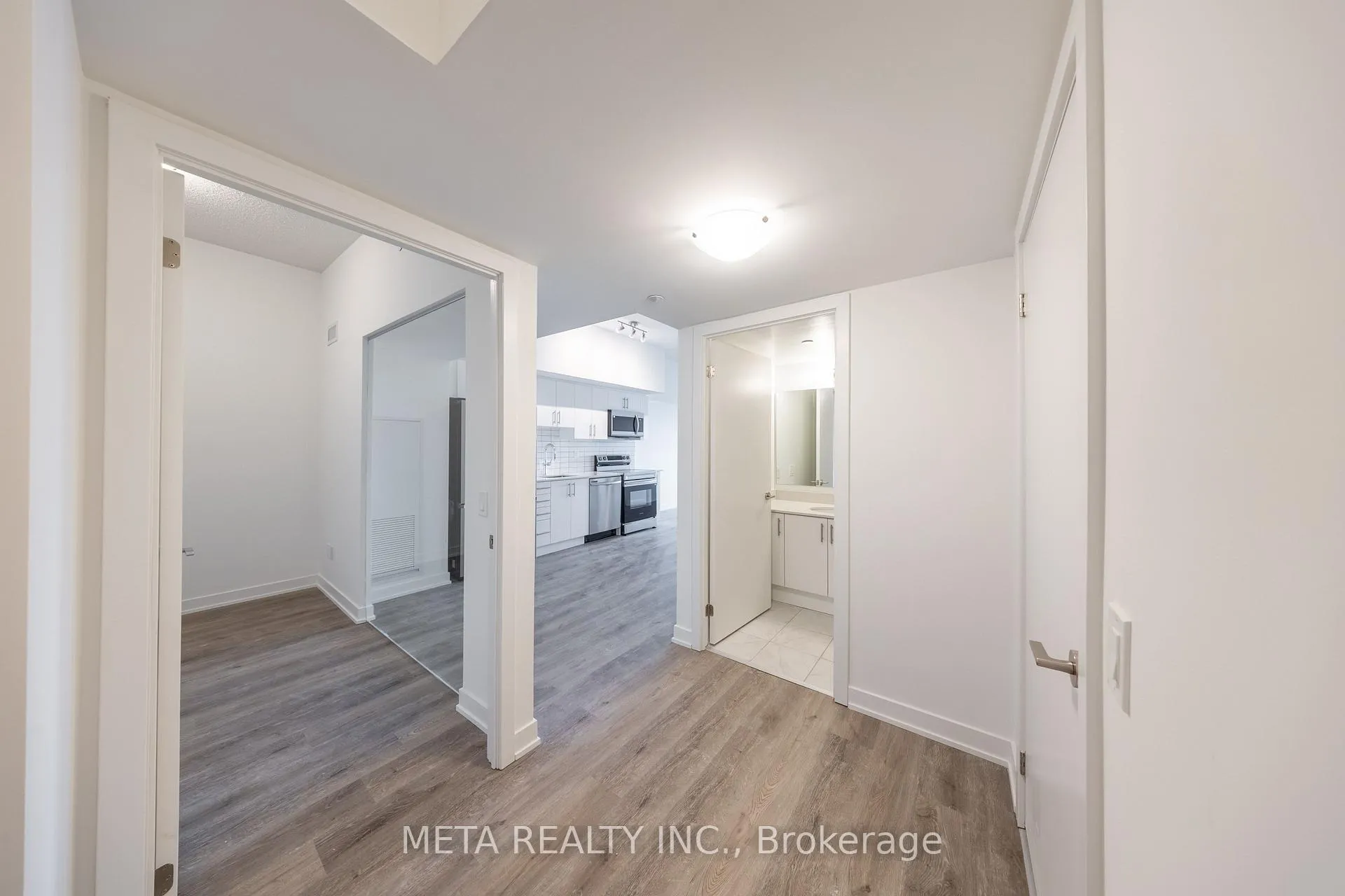 Photo 5 of 1010 Sandy Beach Road, Pickering, Bay Ridges — HOMEH