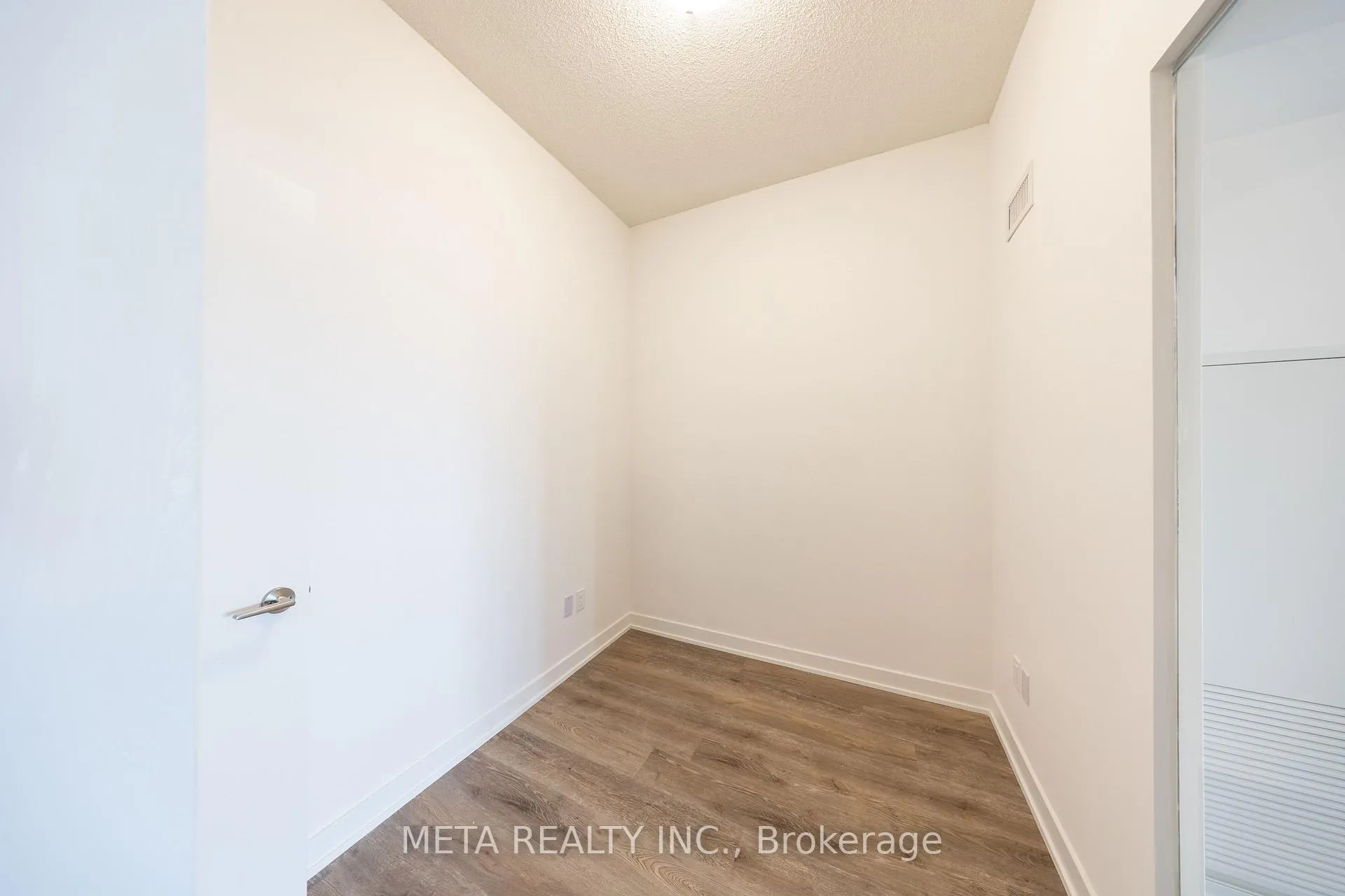 Photo 6 of 1010 Sandy Beach Road, Pickering, Bay Ridges — HOMEH