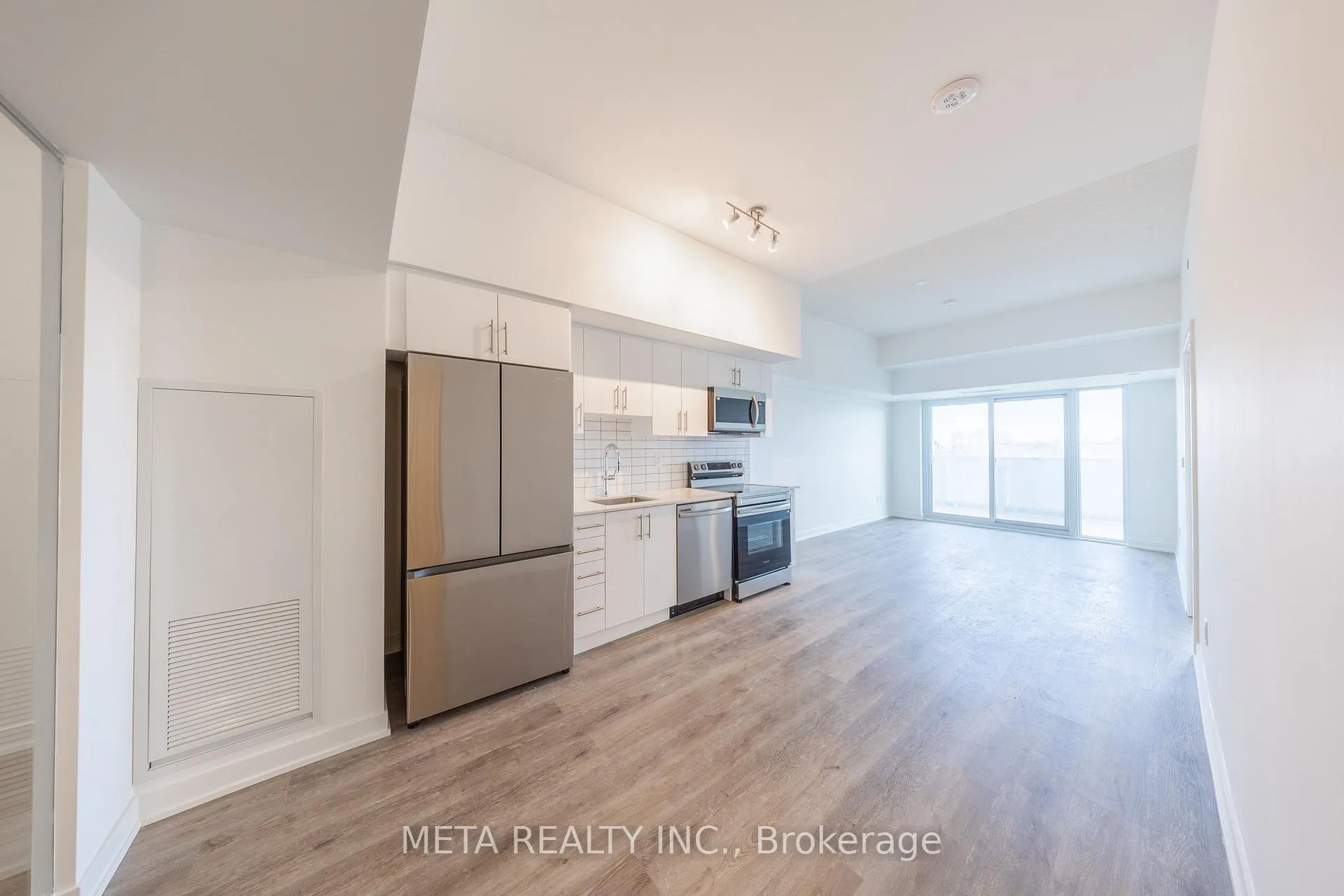 Photo 10 of 1010 Sandy Beach Road, Pickering, Bay Ridges — HOMEH