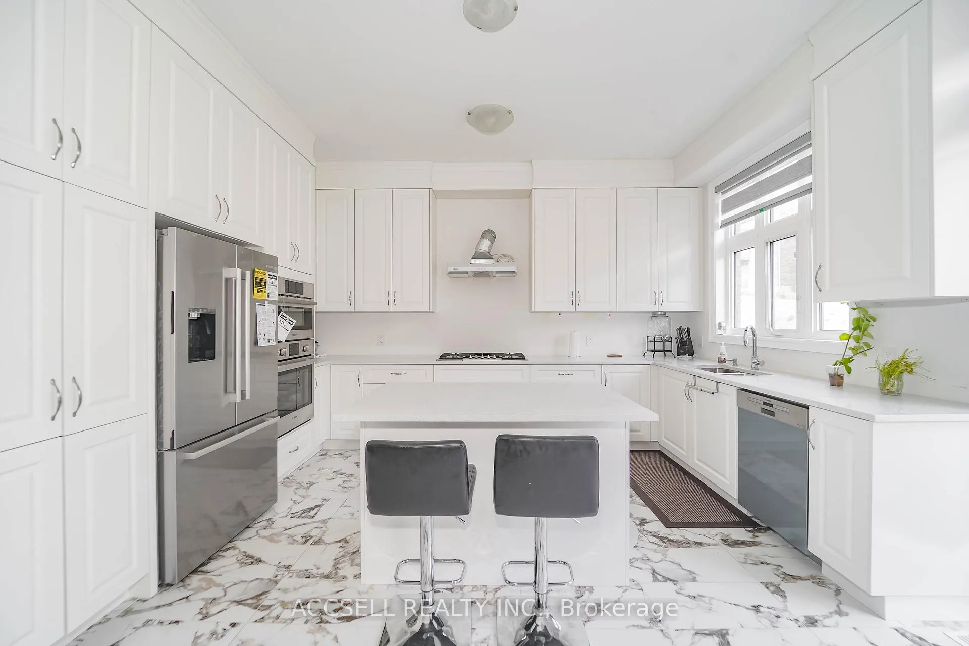 Photo 13 of 95 James Walker Avenue, Caledon, Caledon East — HOMEH